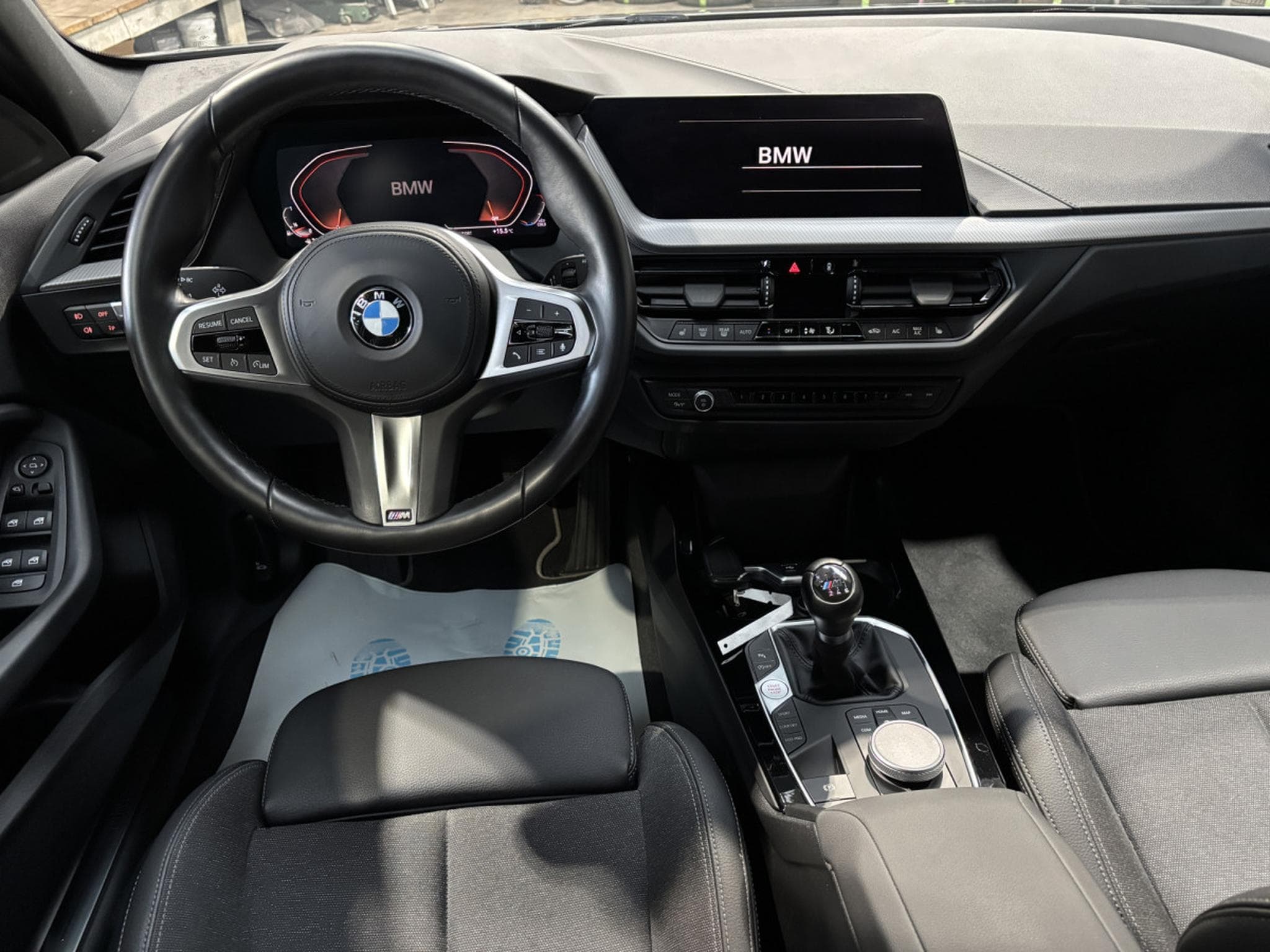 BMW 118 i M Sport (2023) - Photo 11