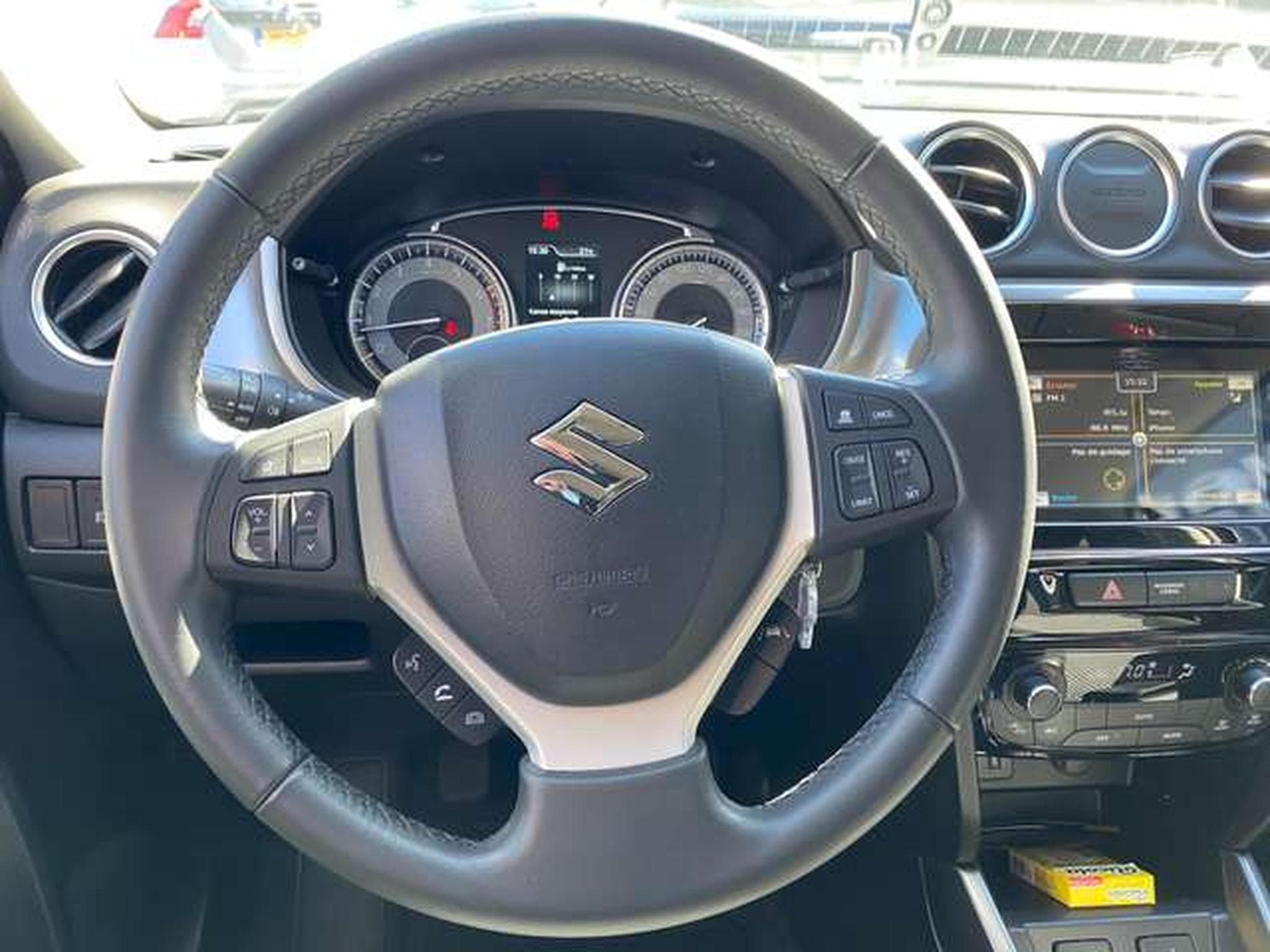 Suzuki Vitara Vitara 1.4 Boosterjet Hybrid Comfort+ "SHINKAI" (2024) - Photo 10