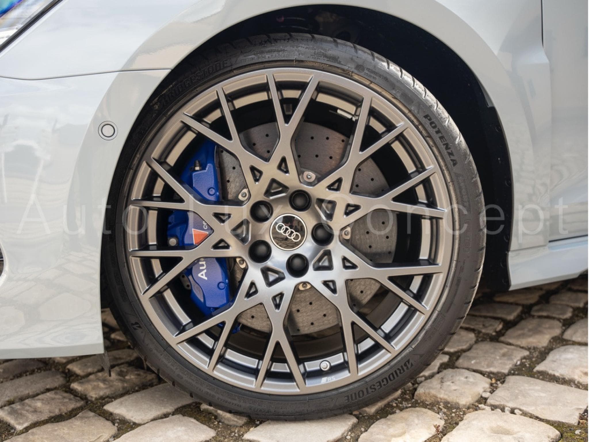 Audi RS3 Sportback Performance Edition 1 OF 300 (2023) - Photo 11