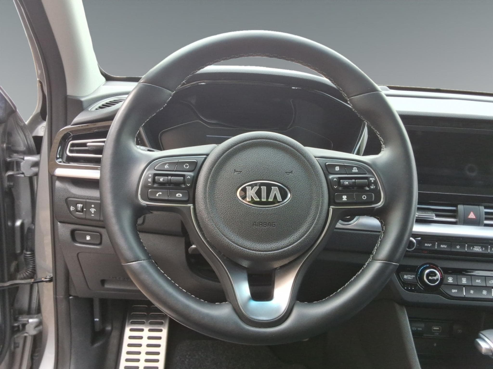 Kia Niro Sense (UVO) 1.6 GDi HEV 6DCT (2021) - Photo 11