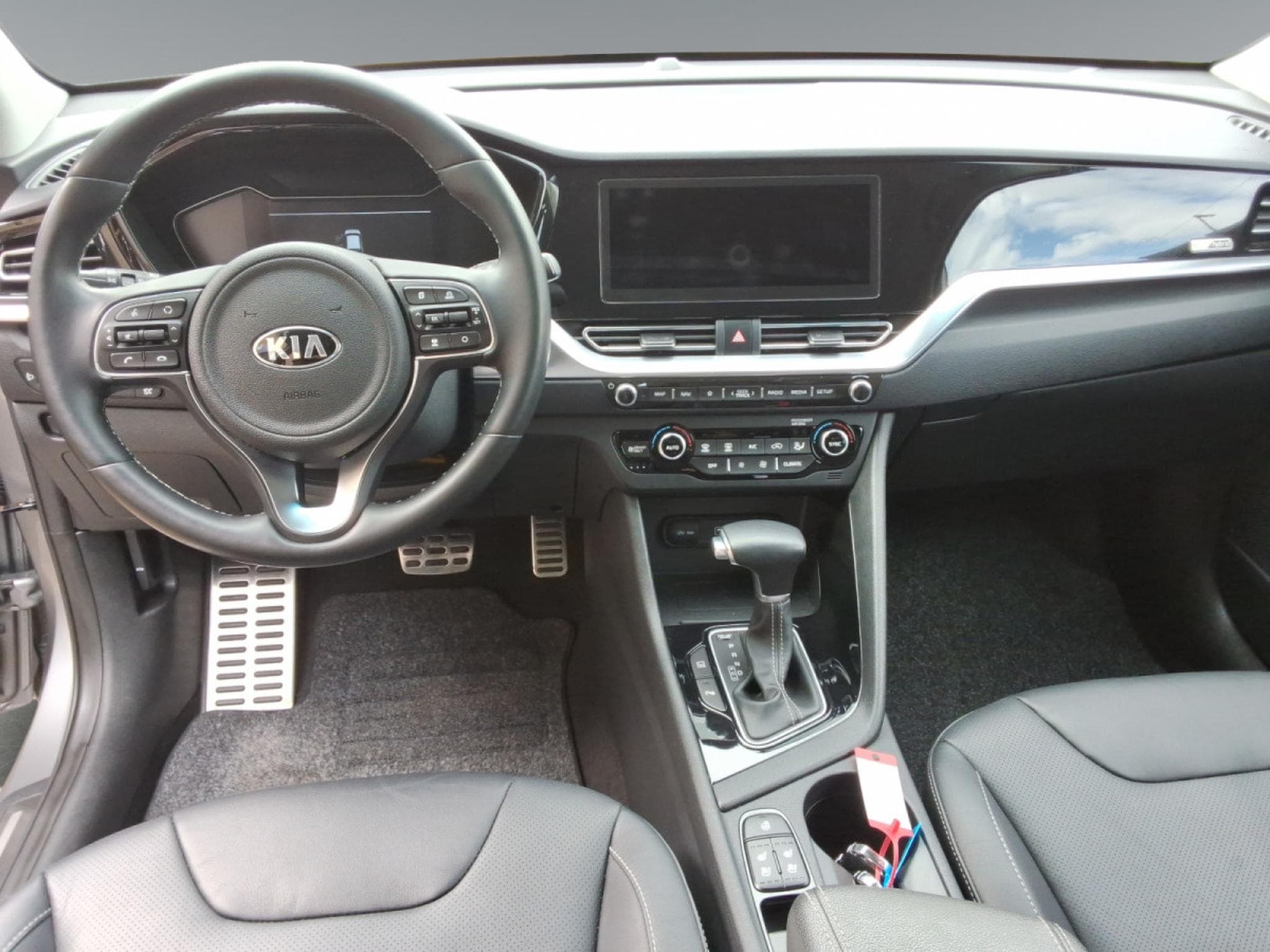 Kia Niro Sense (UVO) 1.6 GDi HEV 6DCT (2021) - Photo 13