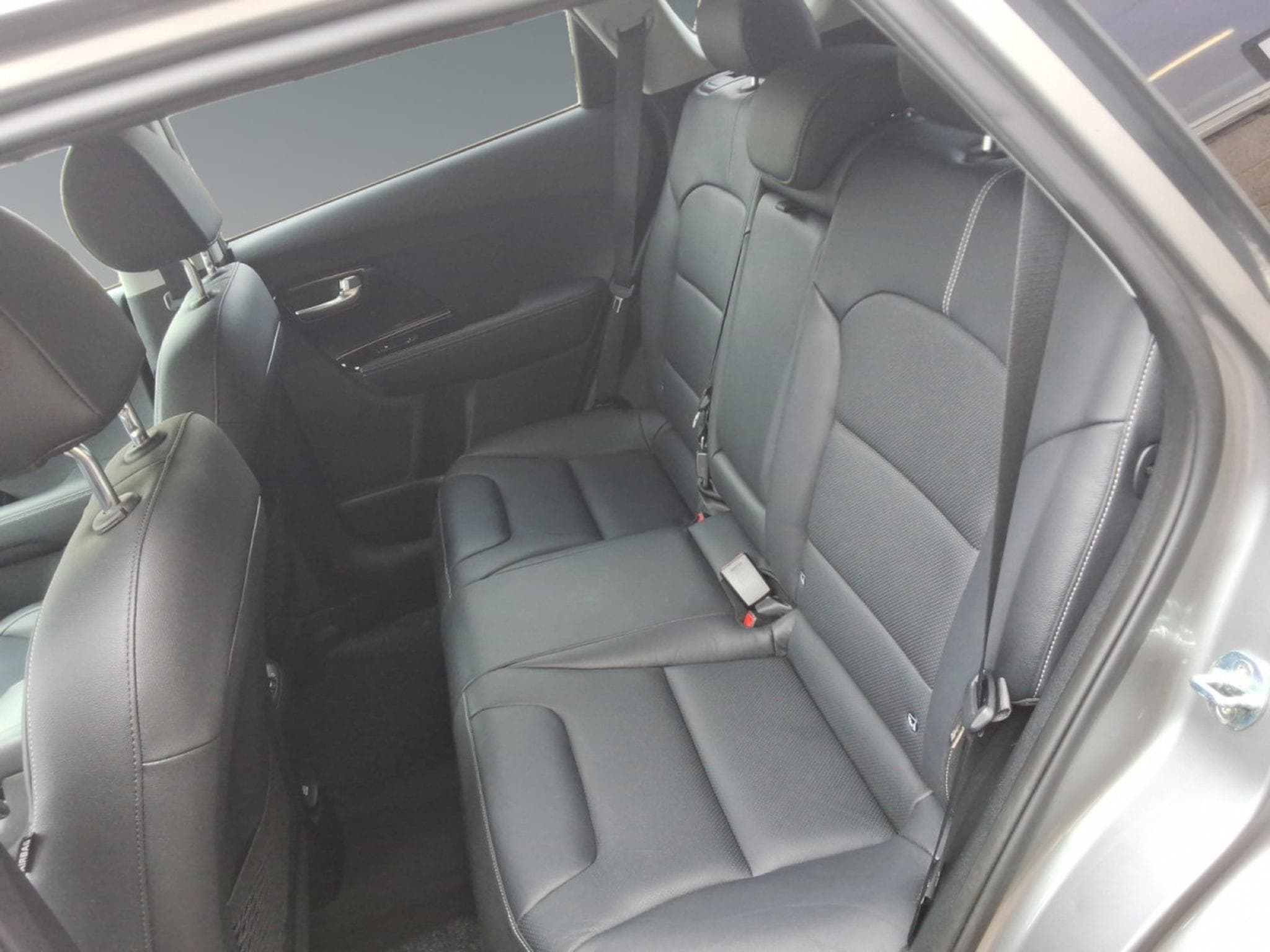 Kia Niro Sense (UVO) 1.6 GDi HEV 6DCT (2021) - Photo 14