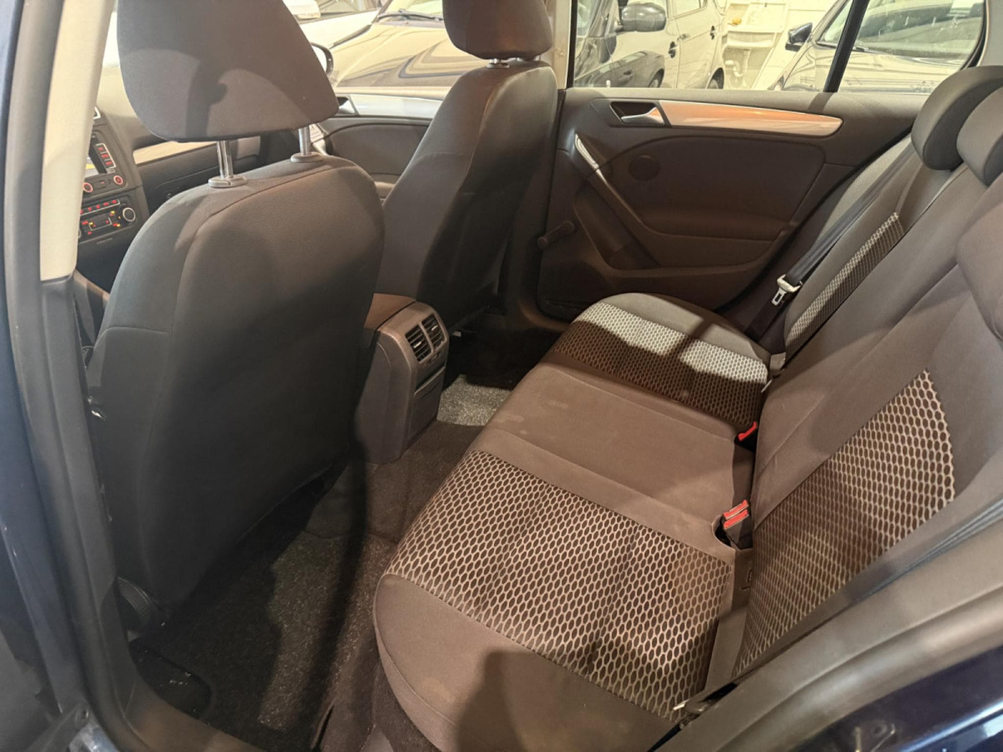 VW Golf 1.6 Tdi 105 Comfortline (2011) - Photo 5