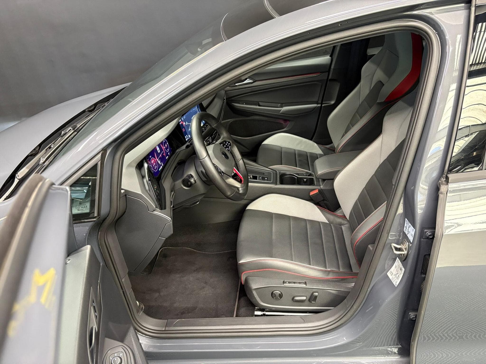 VW Golf GTI 2.0 TSI 245 (2021) - Photo 14