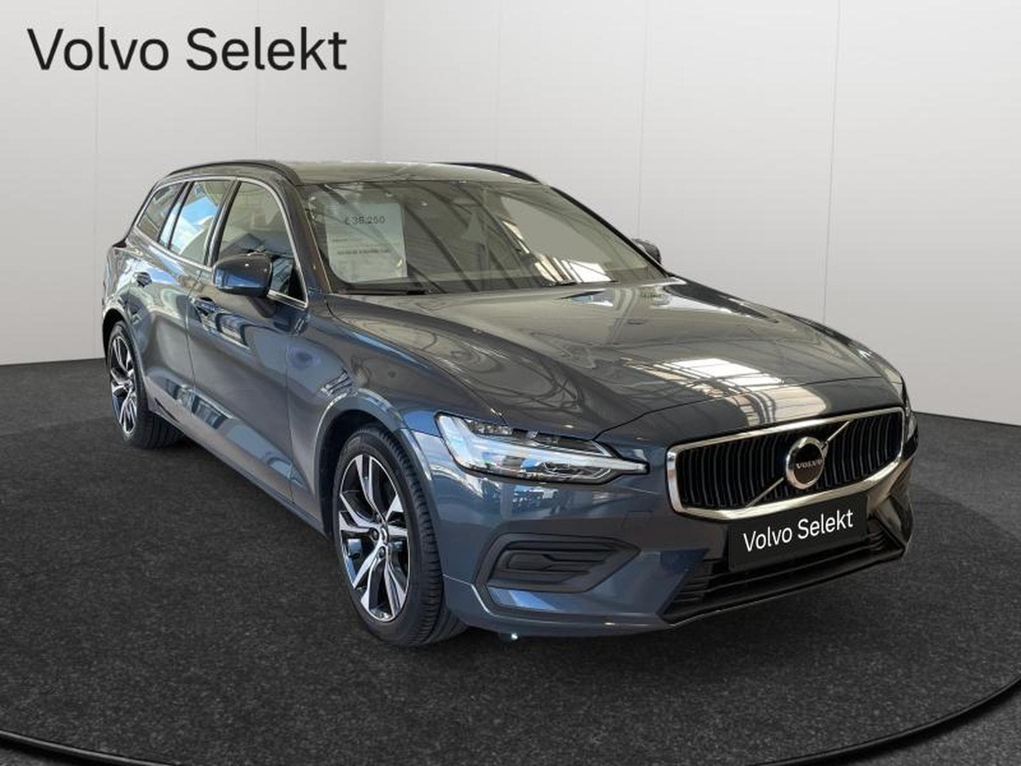 Volvo V60 B4 Core / Essence (2025) - Foto 16