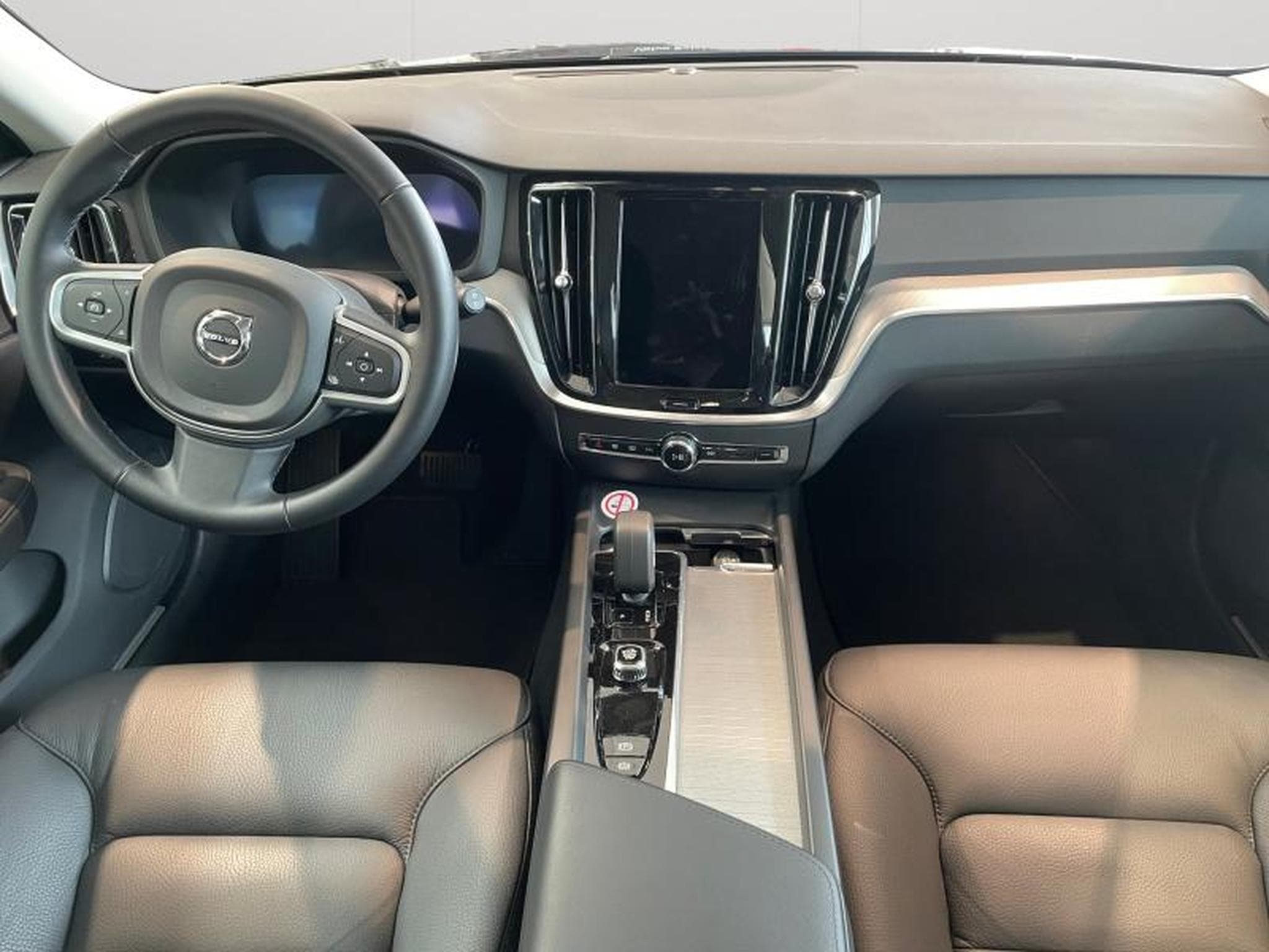 Volvo V60 B4 Core / Essence (2025) - Foto 18