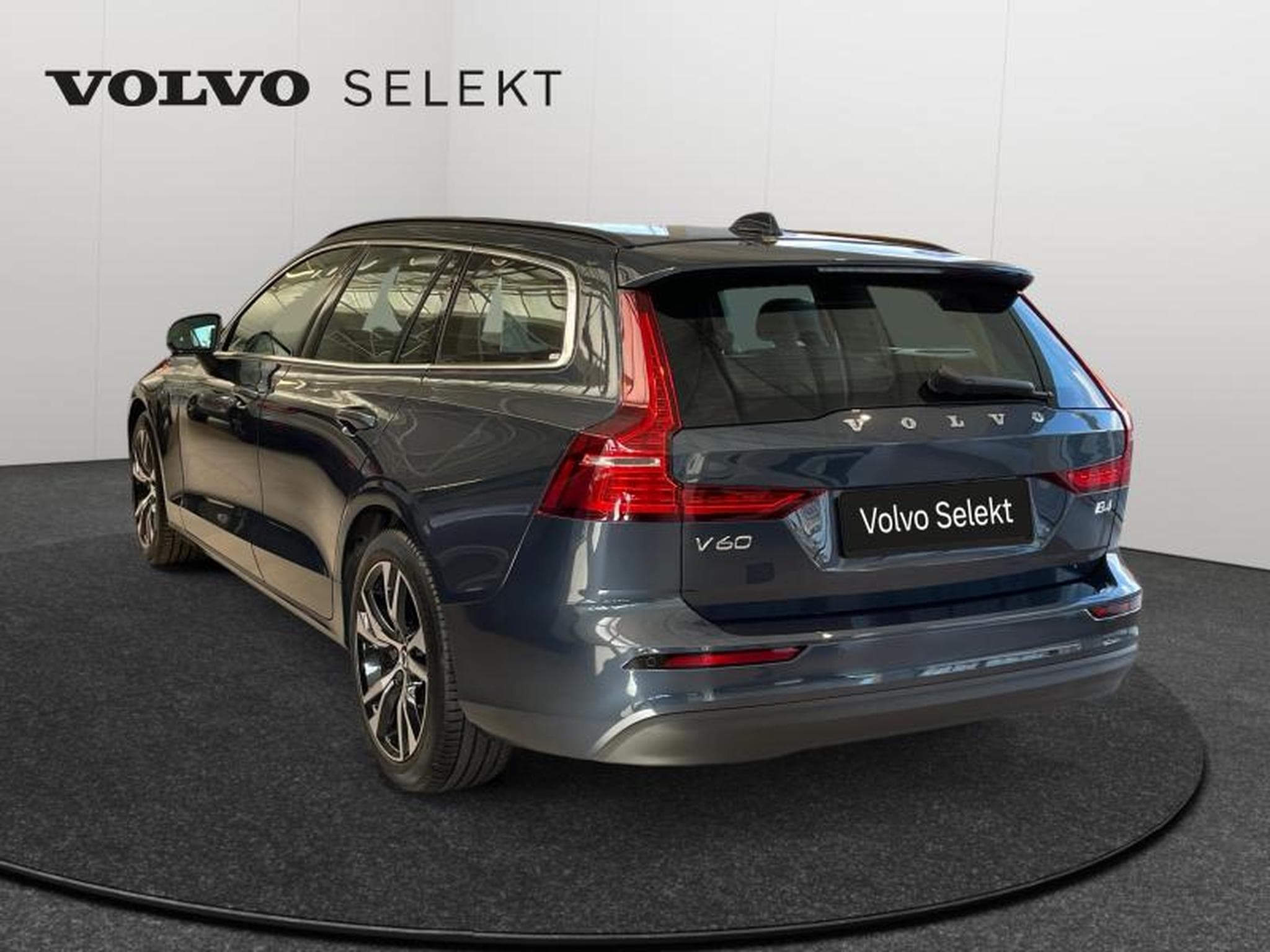 Volvo V60 B4 Core / Essence (2025) - Foto 2