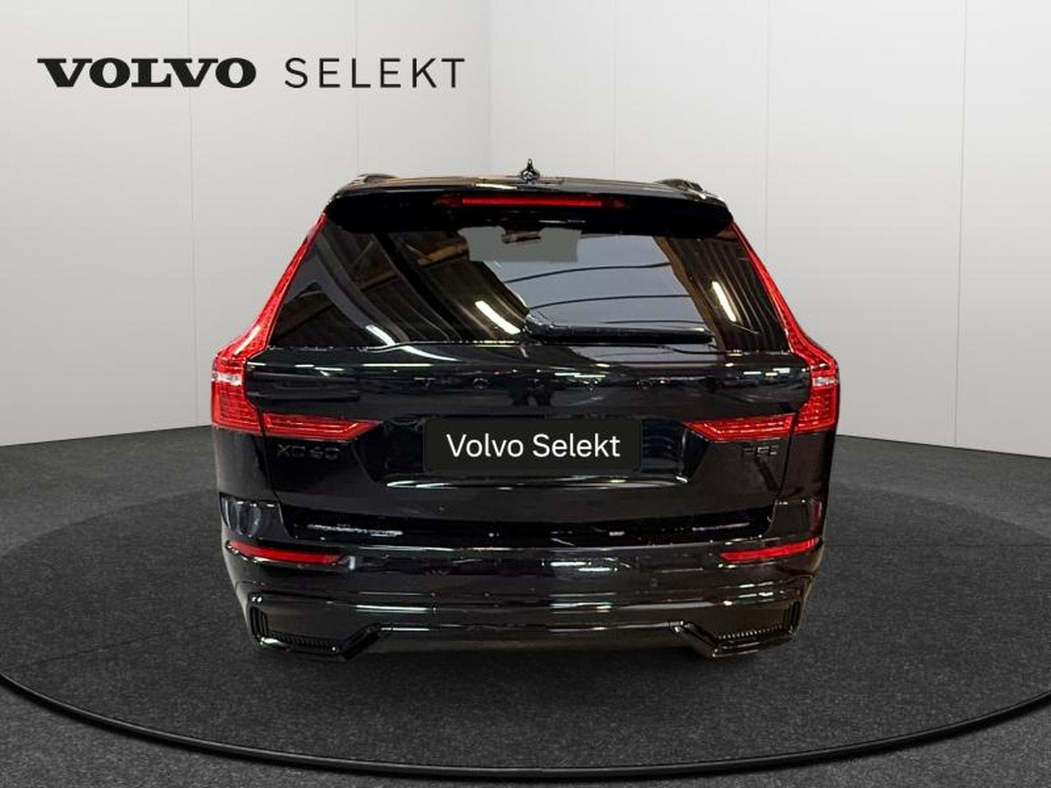 Volvo XC60 B5 Ultra Black Edition / Essence (2025) - Photo 6