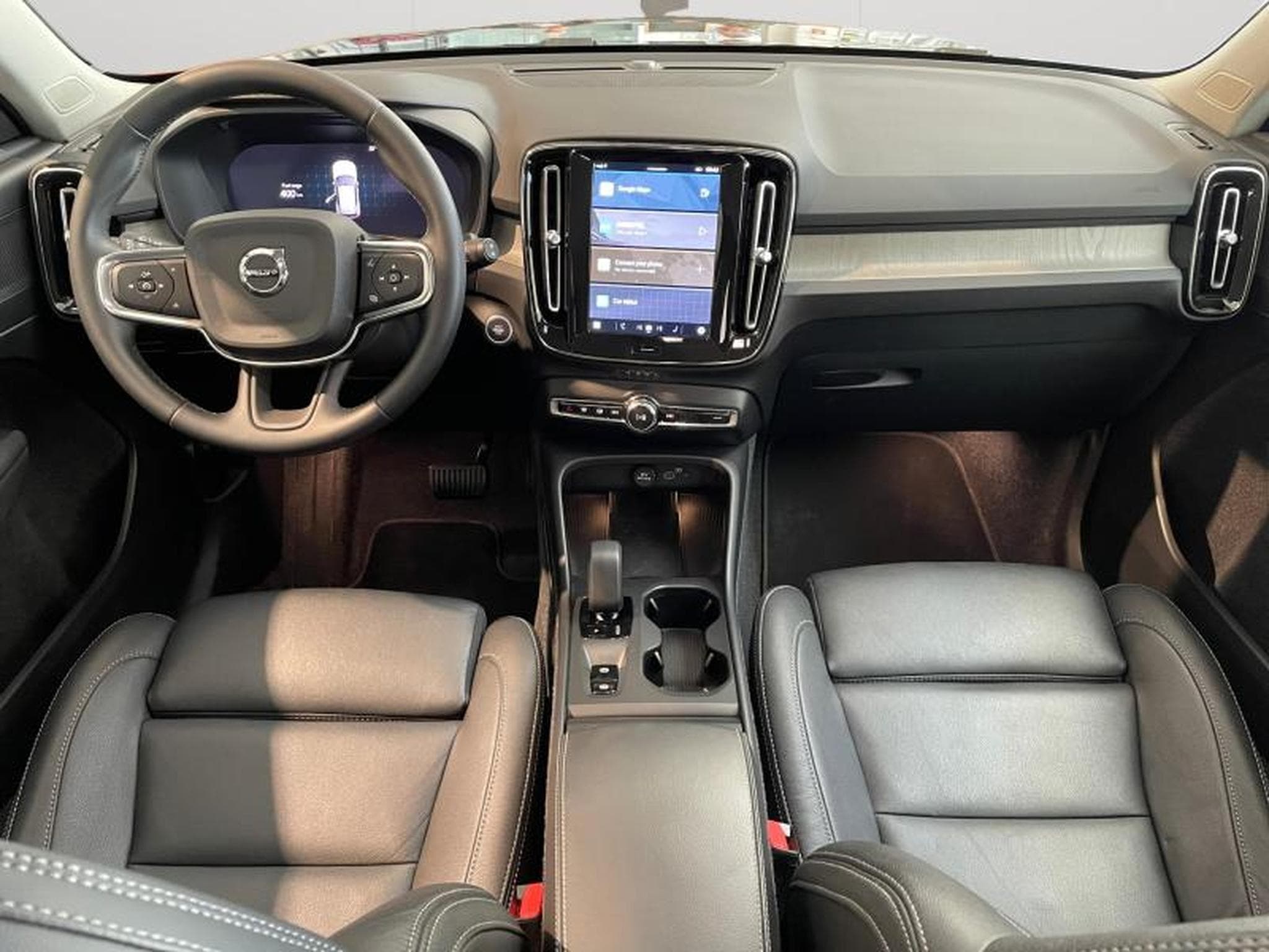 Volvo XC40 B3 Core / Essence (2024) - Foto 31