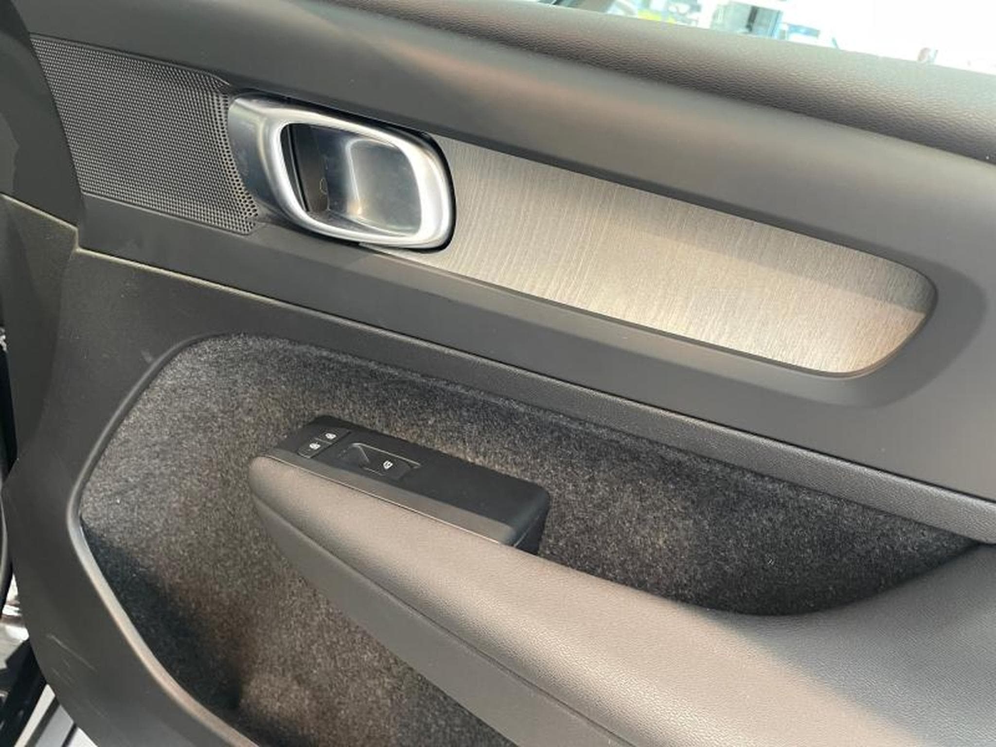 Volvo XC40 B3 Core / Essence (2024) - Foto 42