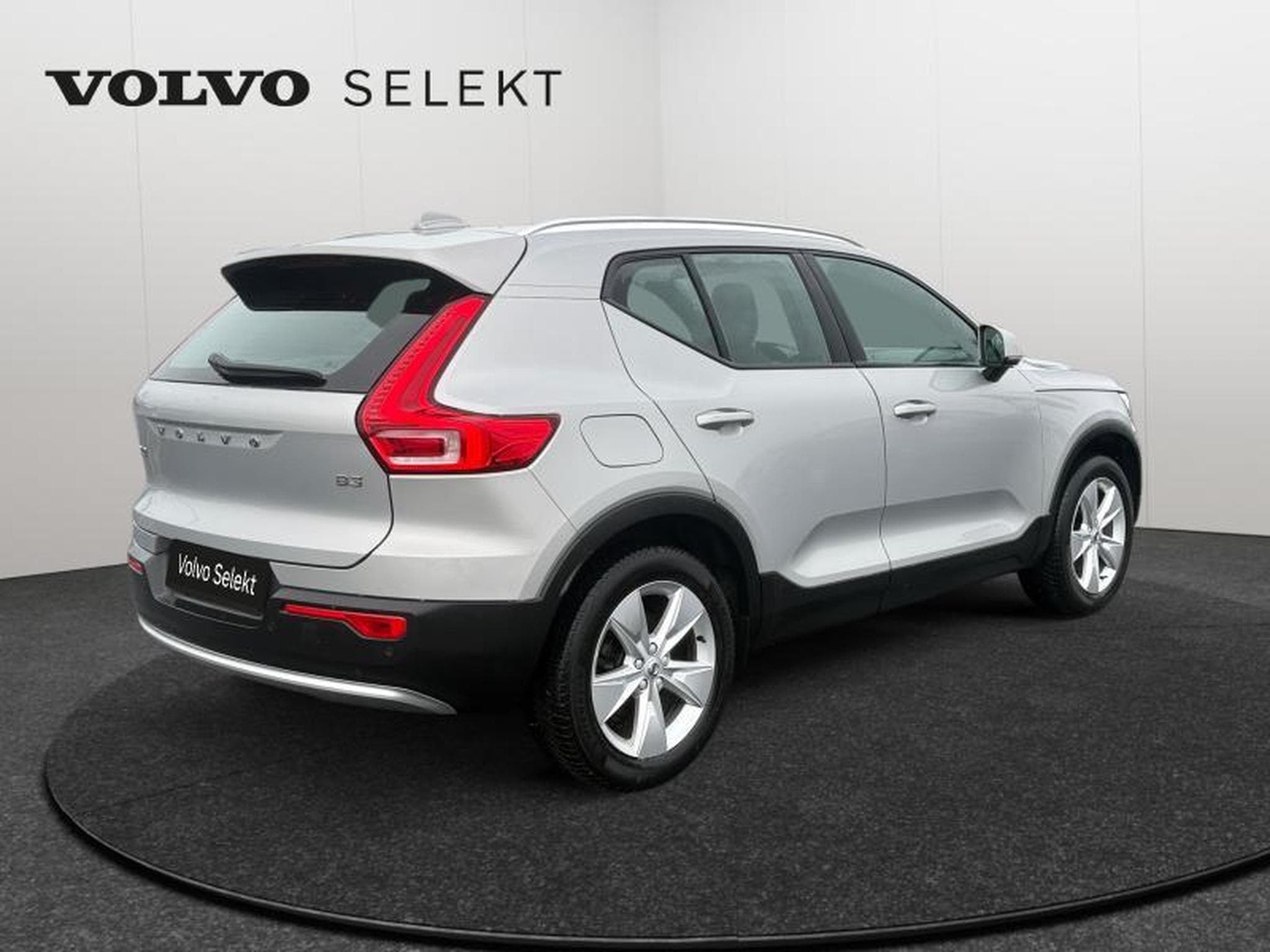 Volvo XC40 B3 Core / Essence (2023) - Foto 2