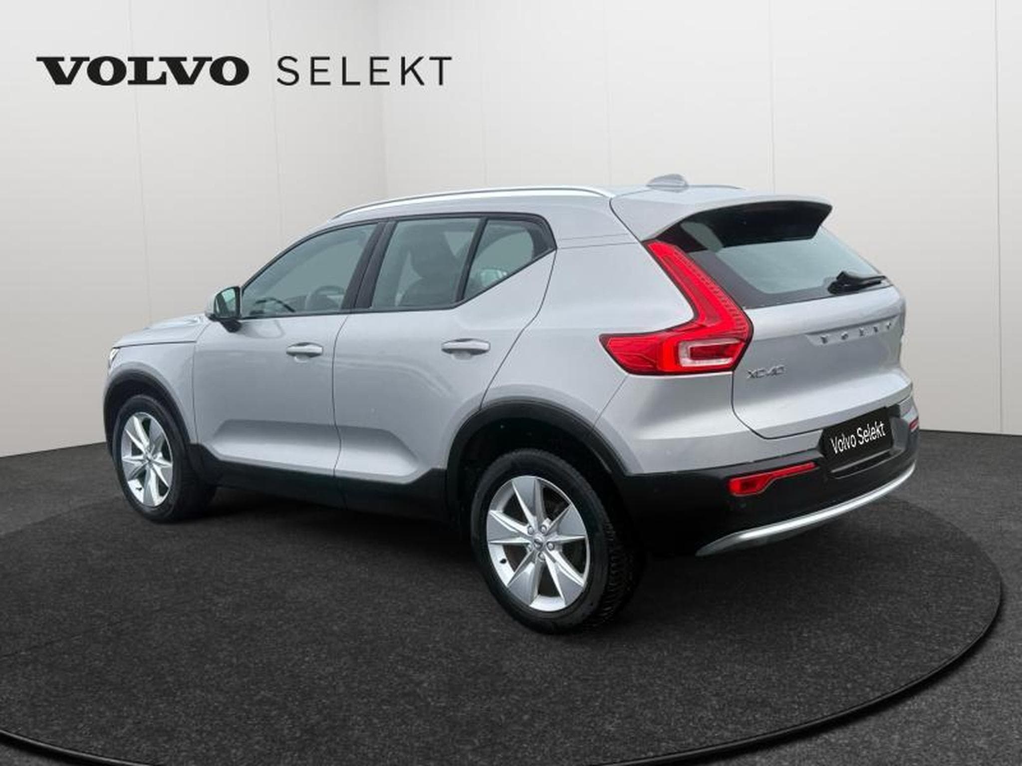 Volvo XC40 B3 Core / Essence (2023) - Foto 5