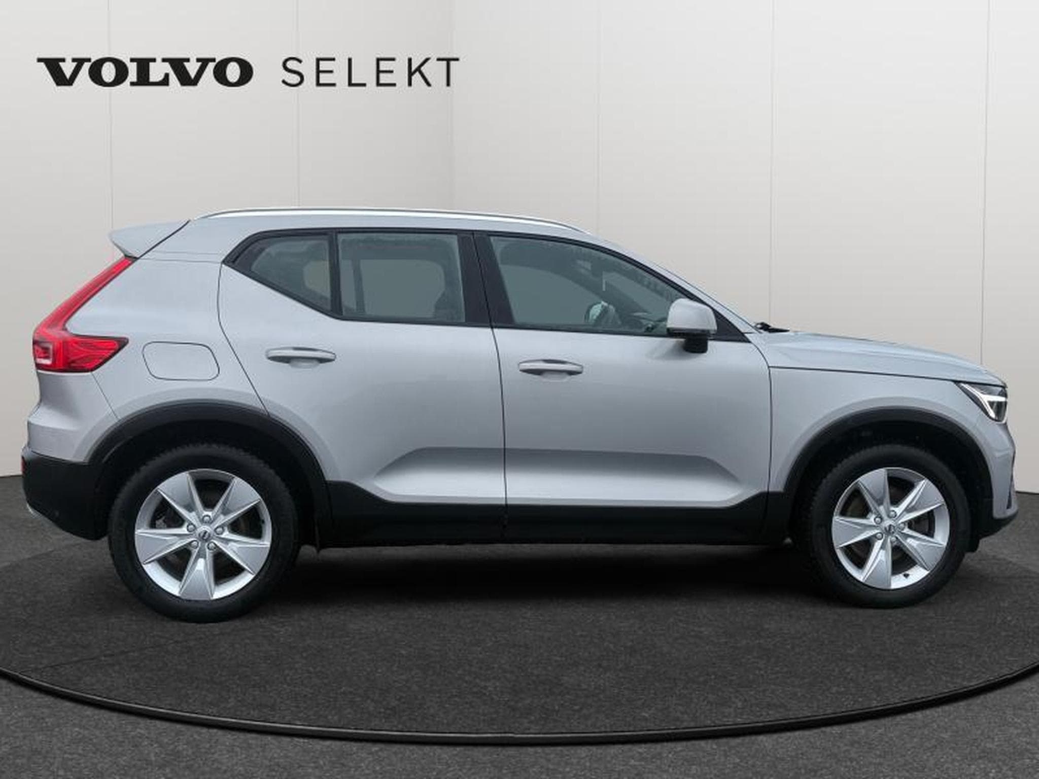 Volvo XC40 B3 Core / Essence (2023) - Foto 7