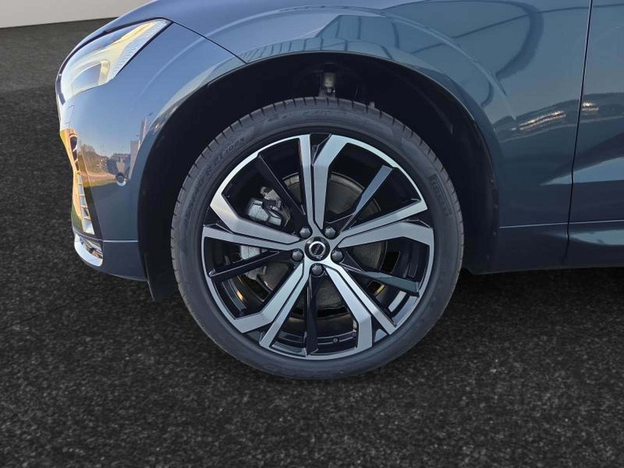 Volvo XC60 B5 Plus Dark/ Essence (2025) - Foto 14