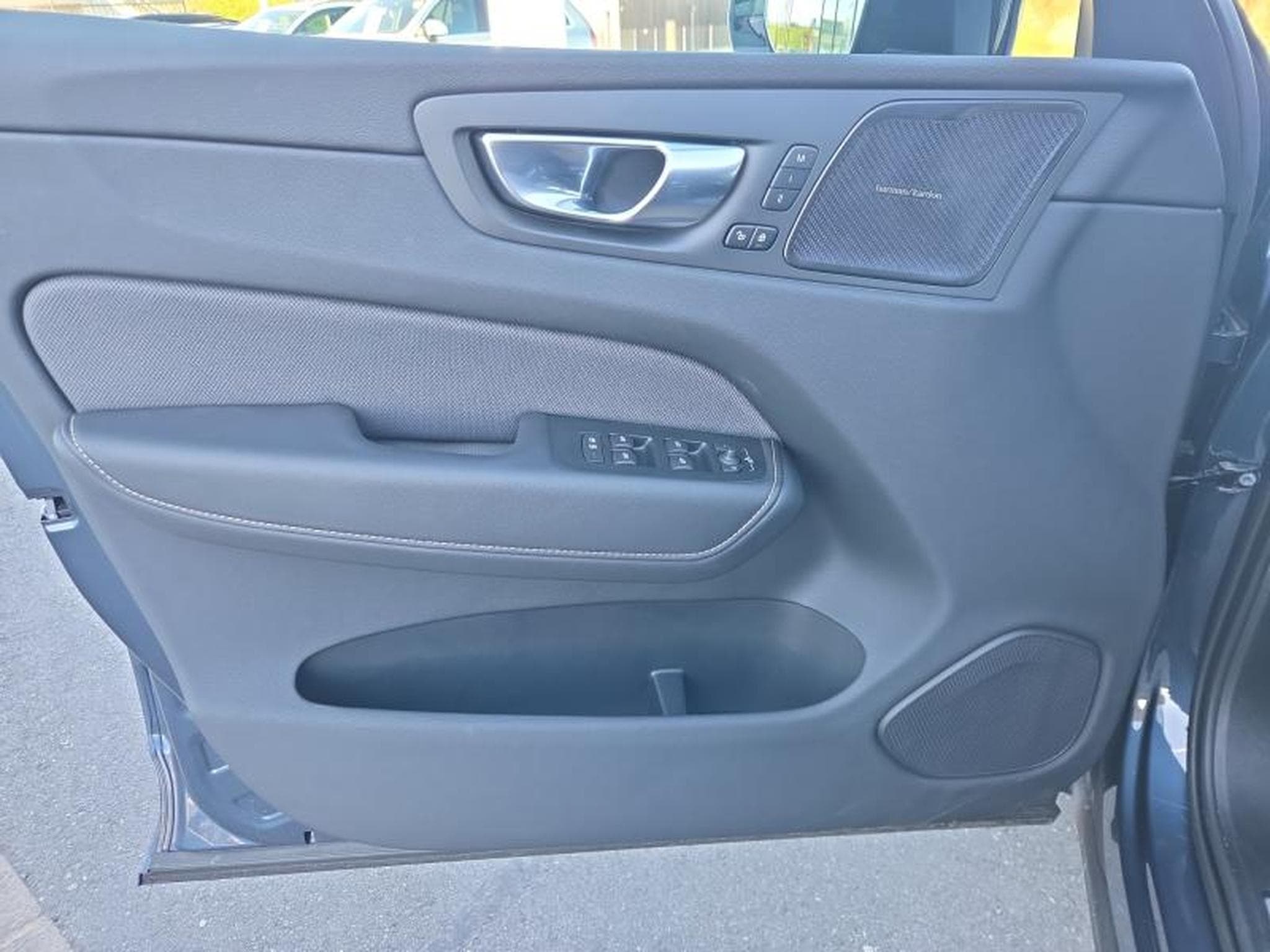 Volvo XC60 B5 Plus Dark/ Essence (2025) - Foto 20