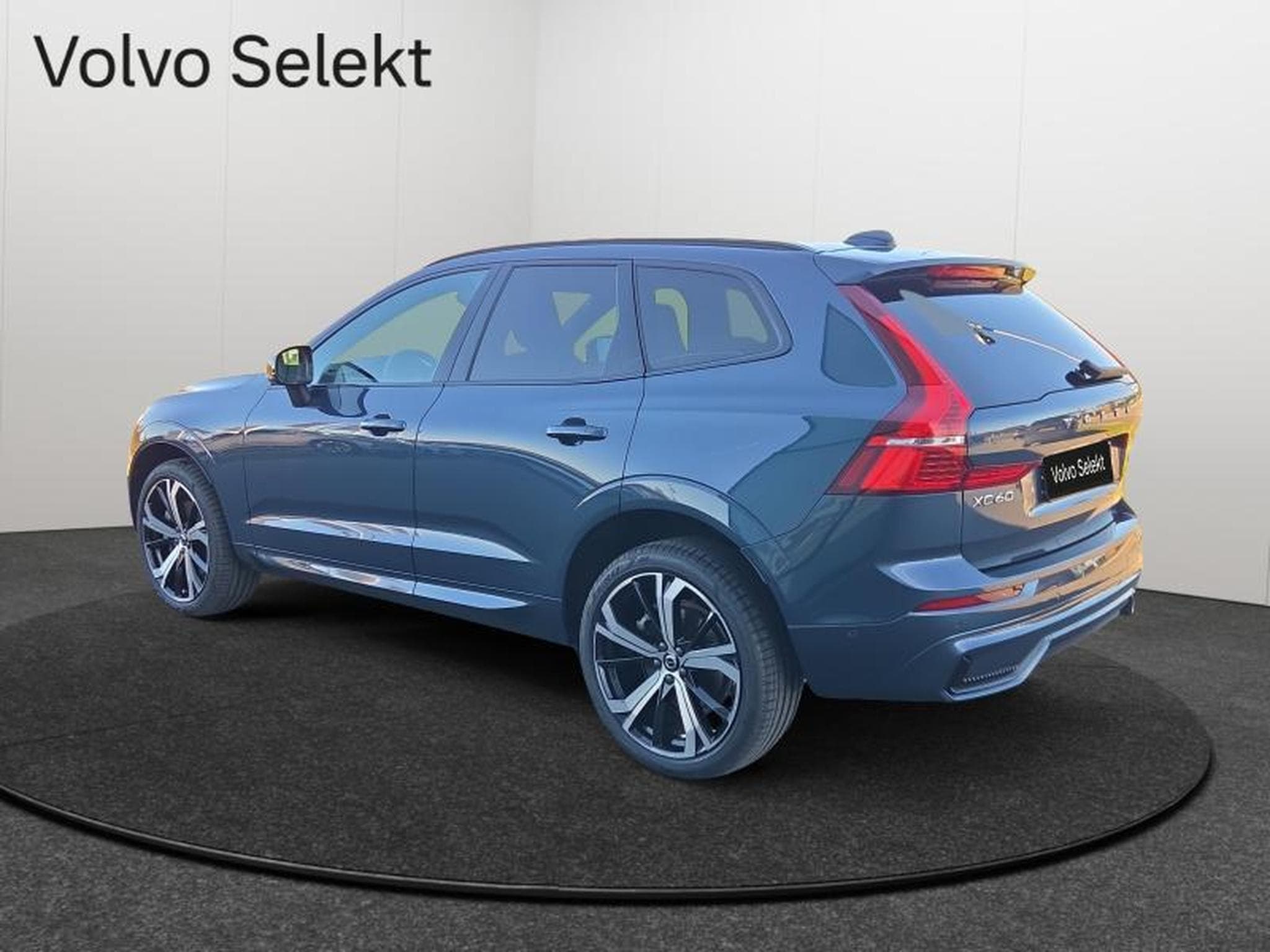 Volvo XC60 B5 Plus Dark/ Essence (2025) - Foto 5