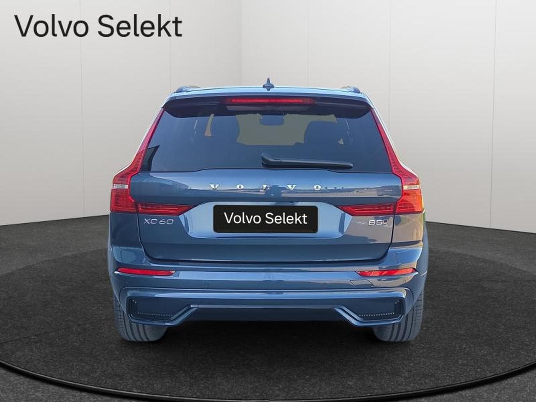 Volvo XC60 B5 Plus Dark/ Essence (2025) - Foto 6