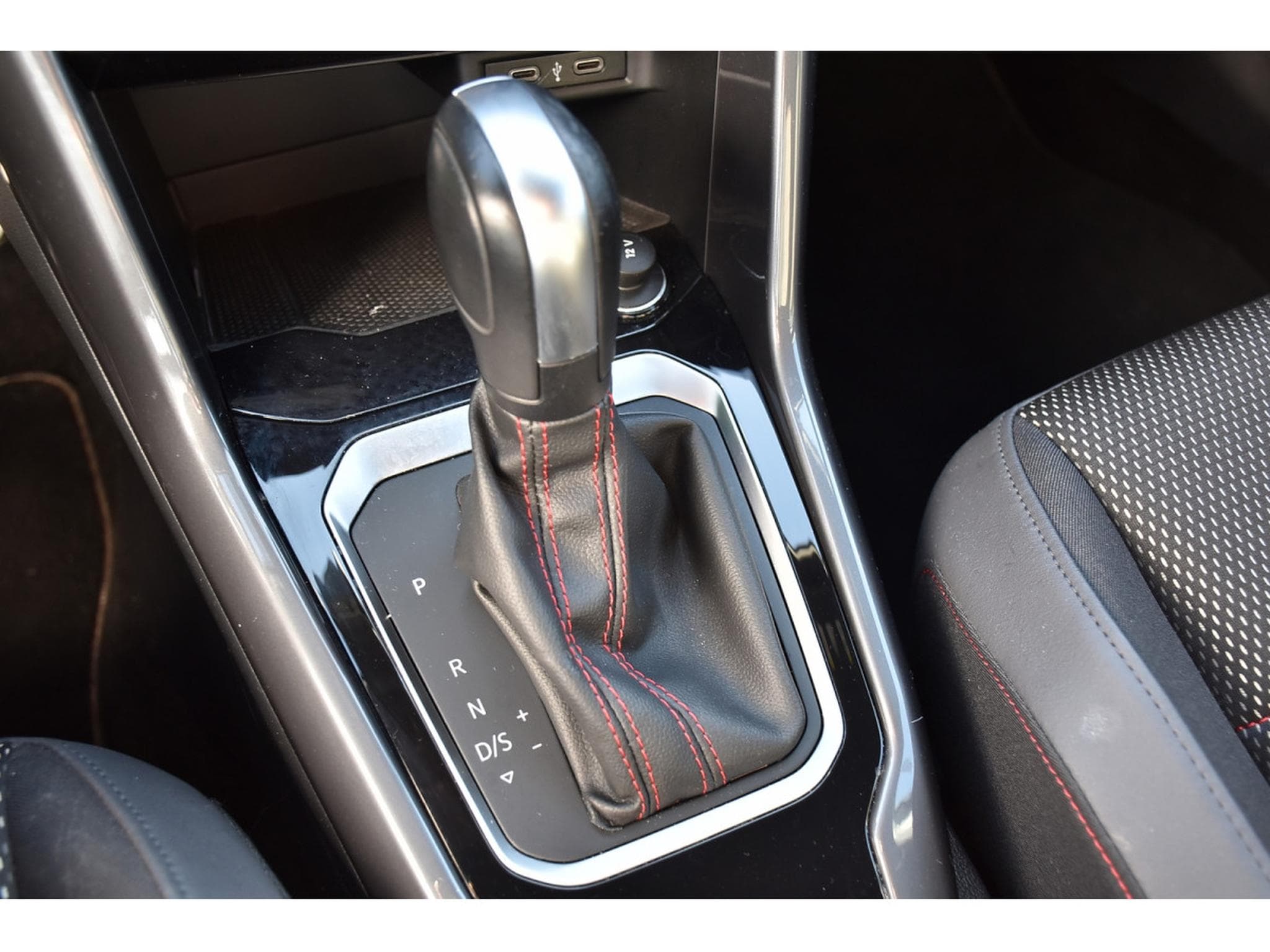 VW T-Roc 1.5 TSI Sport DSG ACC LANE SIDE GPS CAM 1° MAIN (2021) - Photo 18