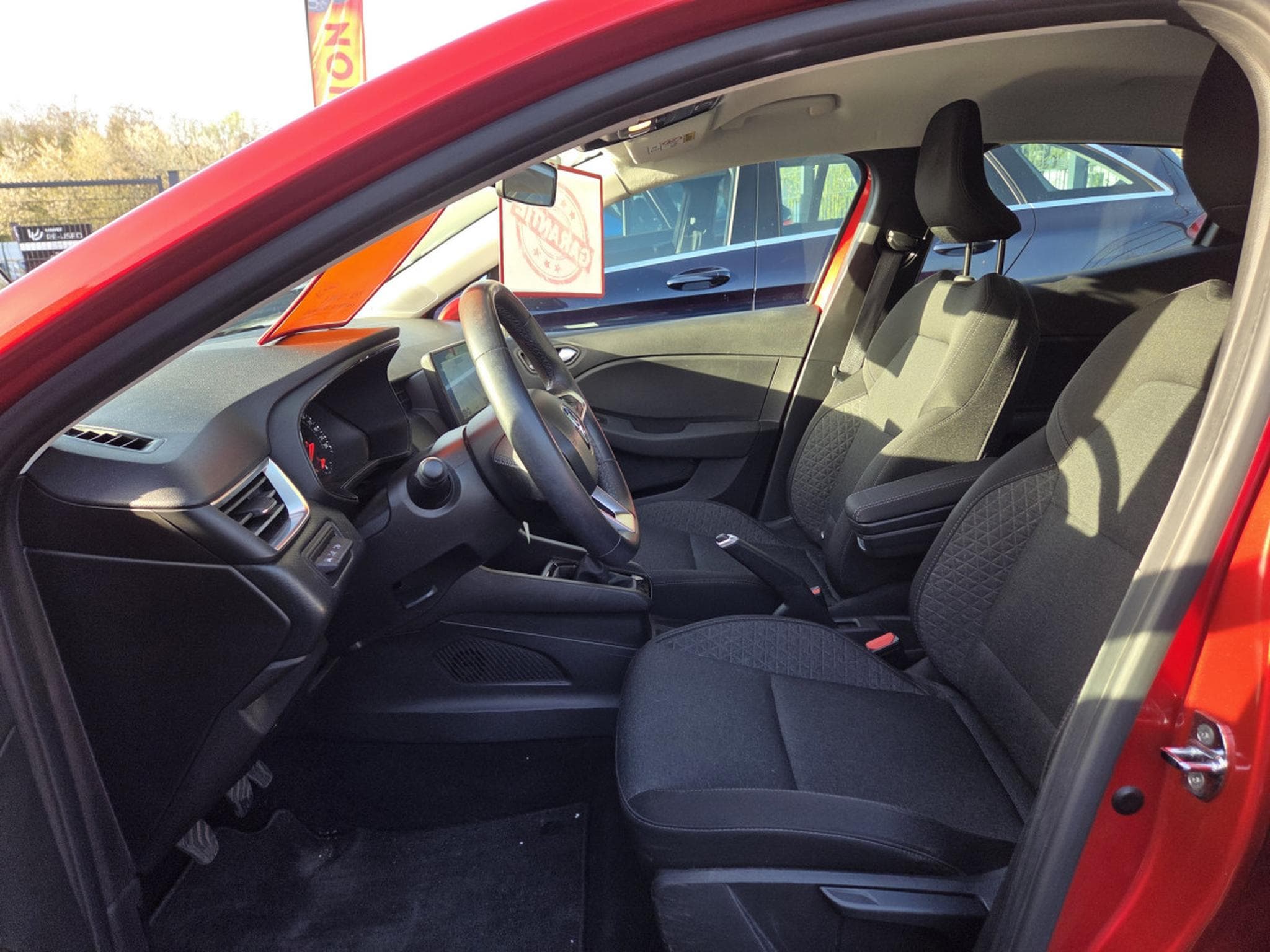 Renault Clio TCE CORPORATE EDITION (2022) - Photo 7