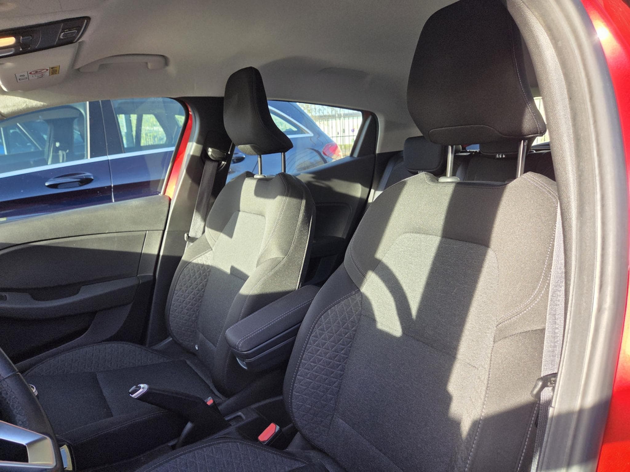 Renault Clio TCE CORPORATE EDITION (2022) - Photo 8