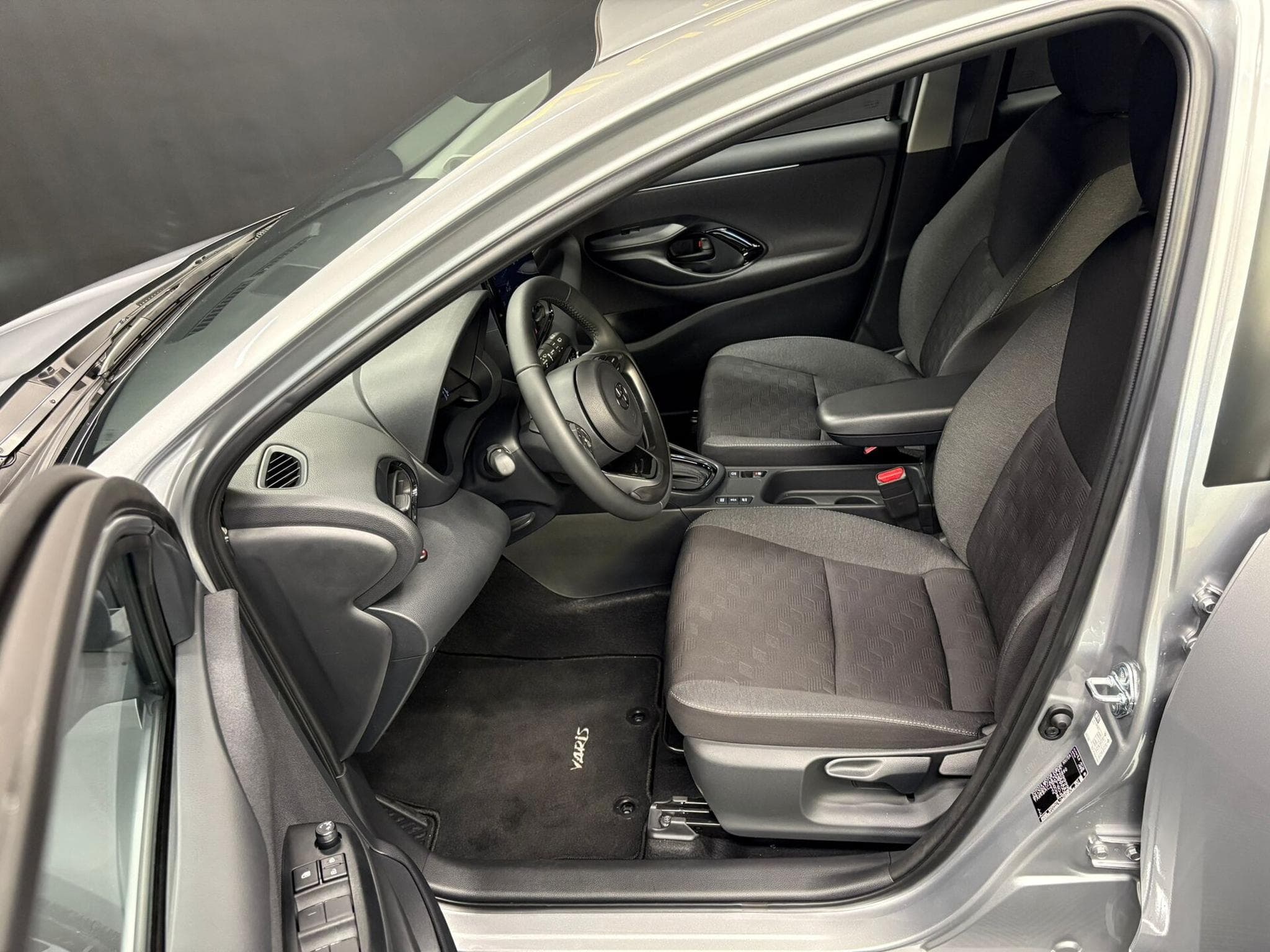 Toyota Yaris IV (2026) - Foto 14