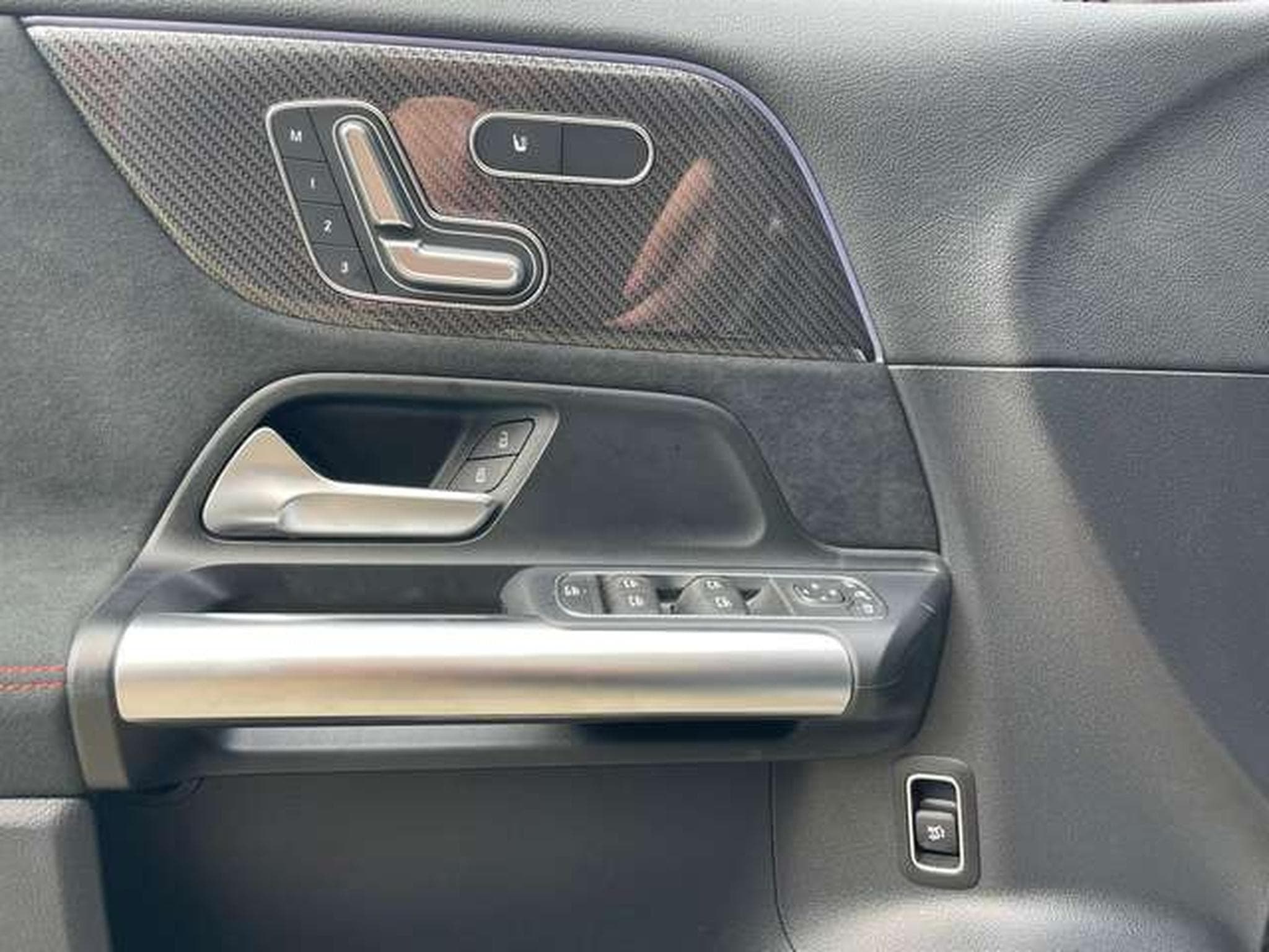 Mercedes GLA 35 AMG 4Matic - JUSQU'A 48 MOIS DE GARANTIE (2024) - Photo 11