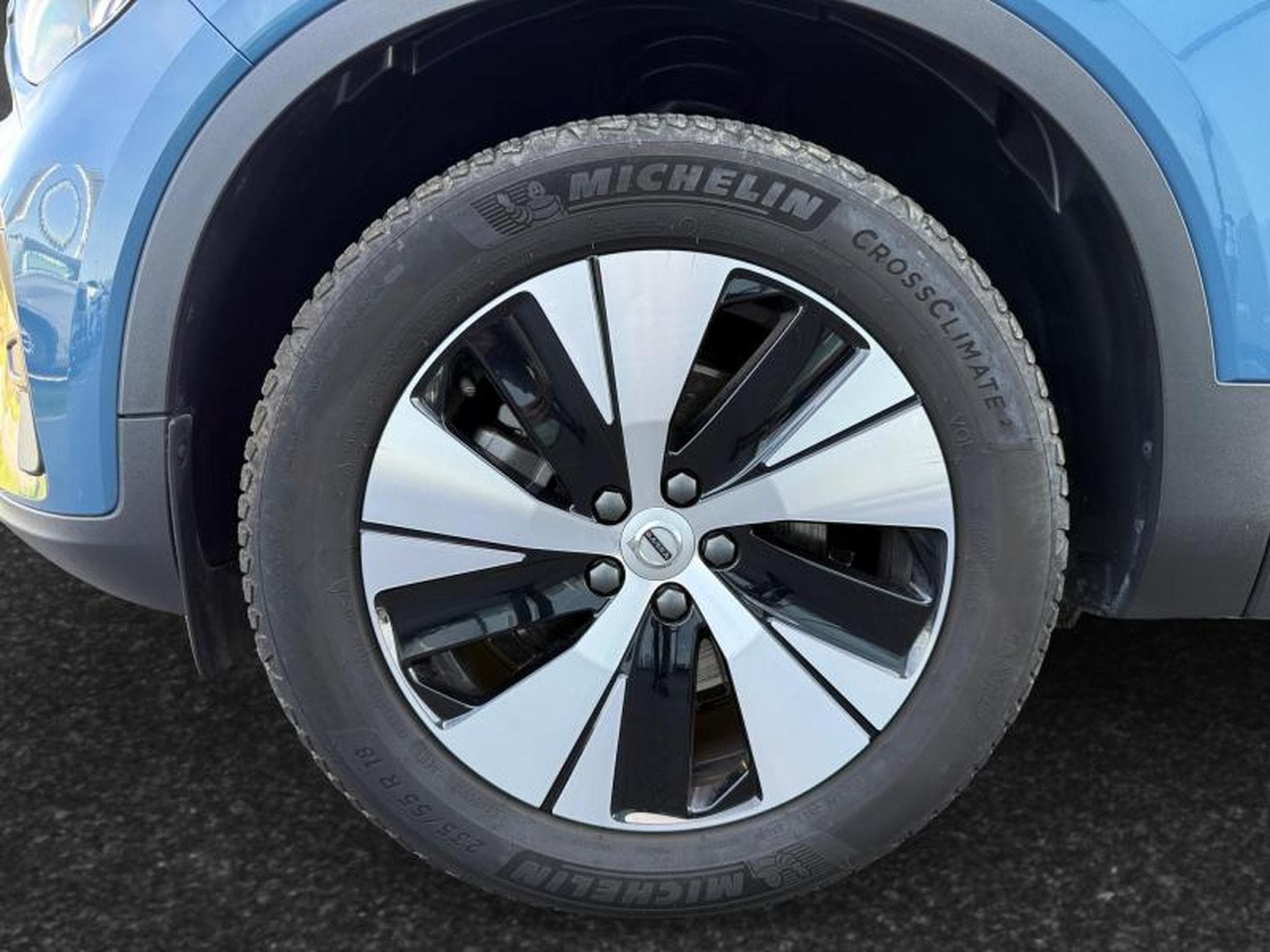 Volvo XC40 B3 Core / Essence (2025) - Foto 14