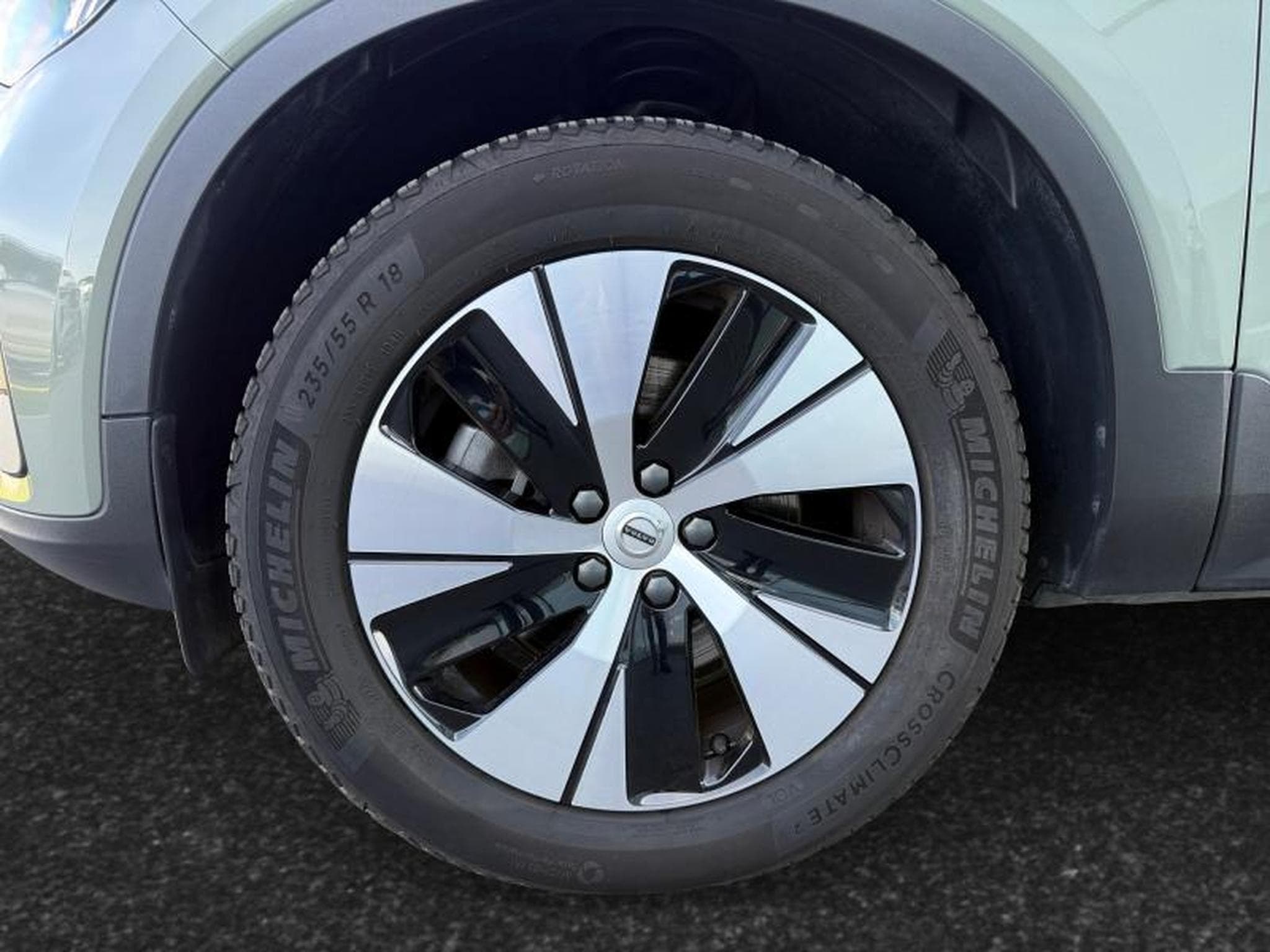 Volvo XC40 B3 Core / Essence (2025) - Foto 14