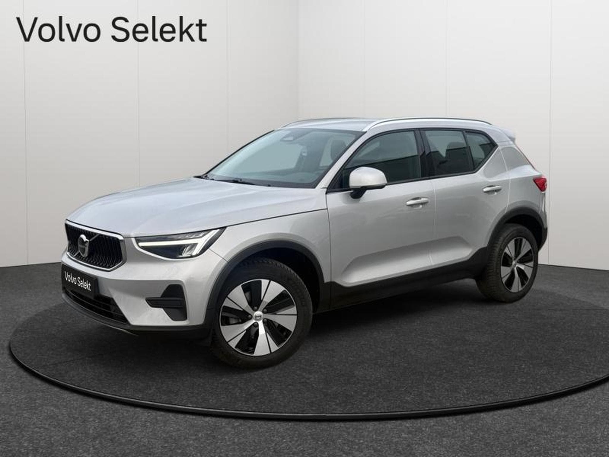 Volvo XC40 B3 Core / Essence (2025) - Foto 1