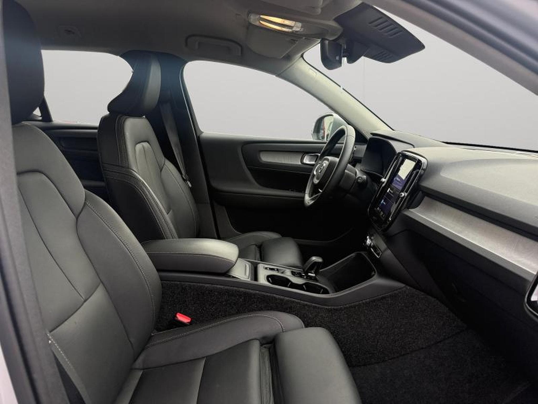 Volvo XC40 B3 Core / Essence (2025) - Foto 15