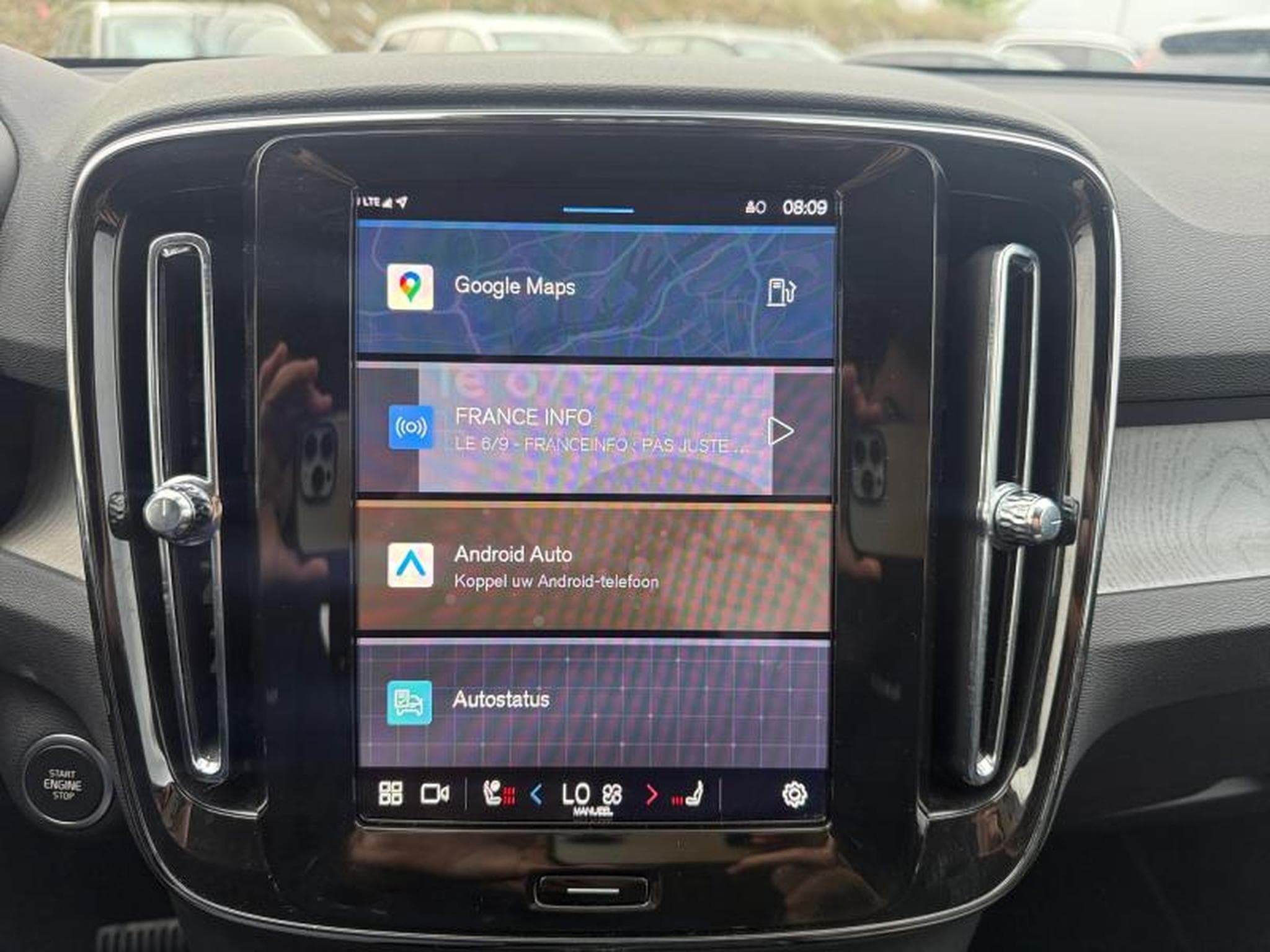 Volvo XC40 B3 Core / Essence (2025) - Foto 16