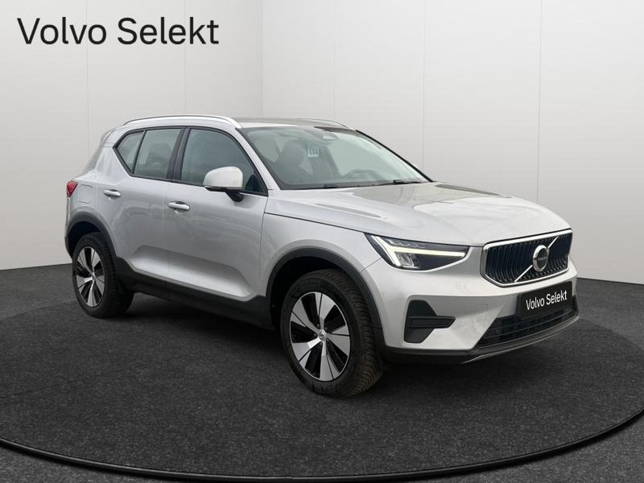 Volvo XC40 B3 Core / Essence (2025) - Foto 8