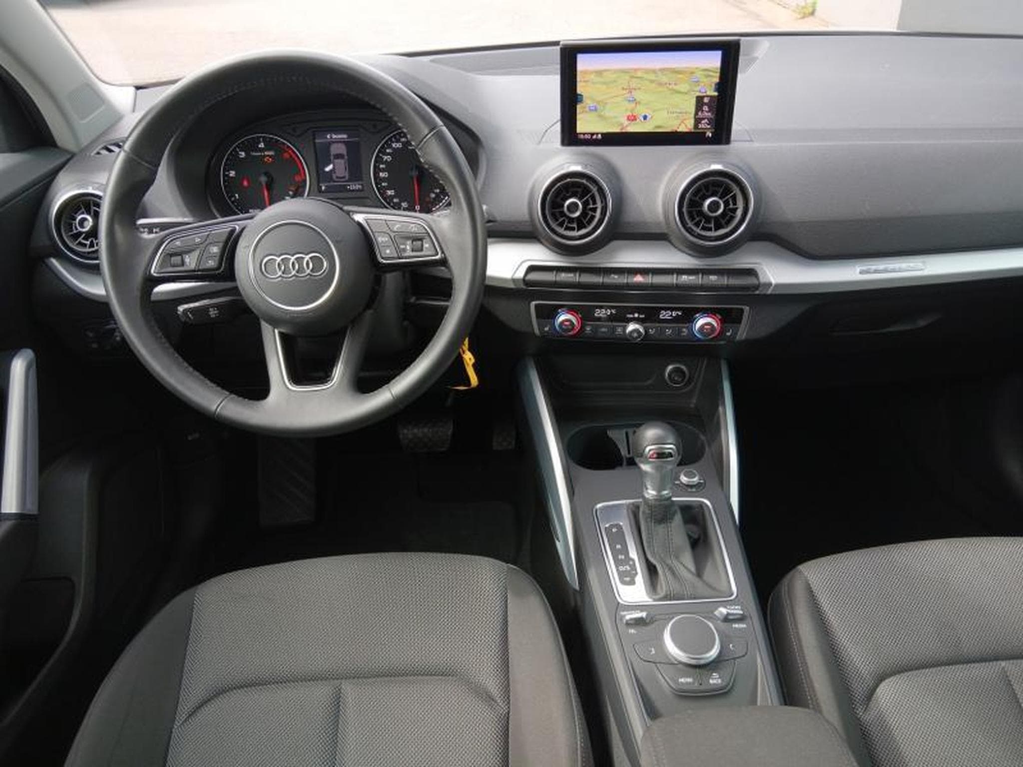 Audi Q2 sport 35 TDI quattro s-tronic (2019) - Photo 8