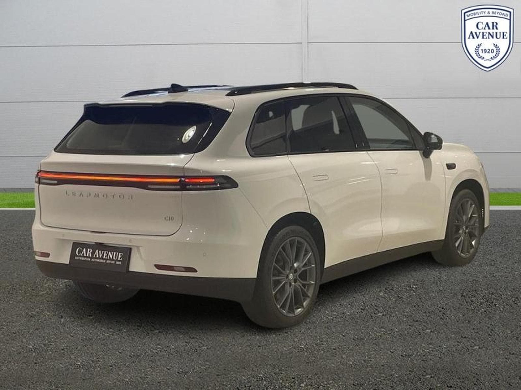 LEAPMOTOR C10 BEV 218ch 69,9 kWh Design MY24 (2025) - Photo 2