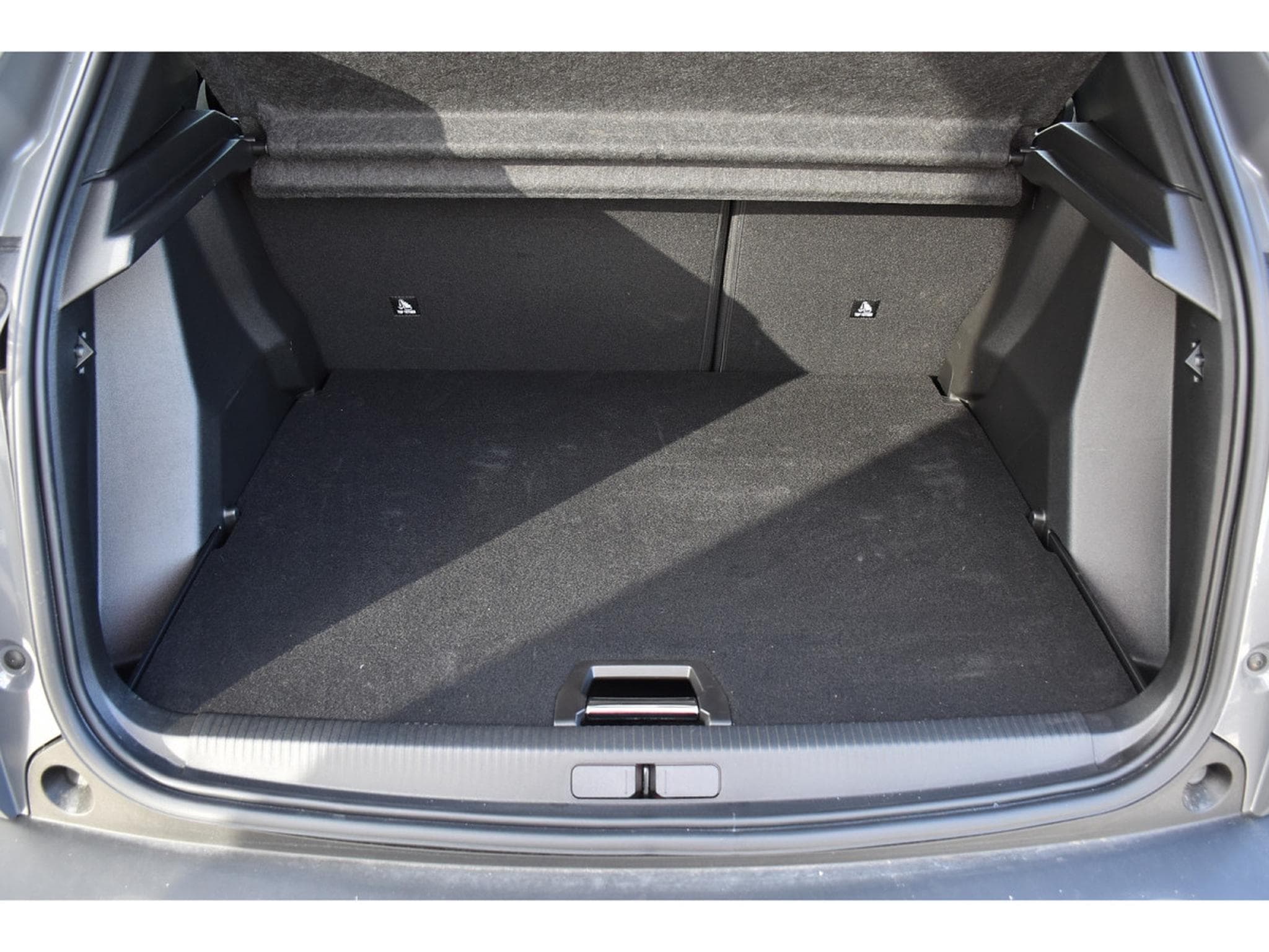 Peugeot 2008 1.2 PureTech Allure ACC GPS LANE SIDE REGUL CAM 360 1° MAIN (2025) - Photo 23