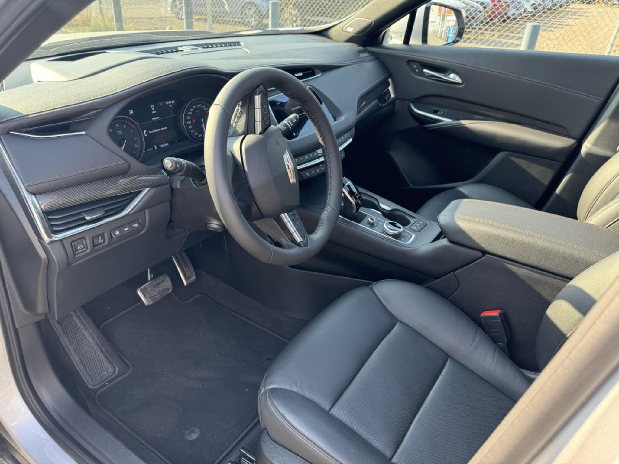 Cadillac XT4 350 T AWD SPORT (2022) - Photo 16