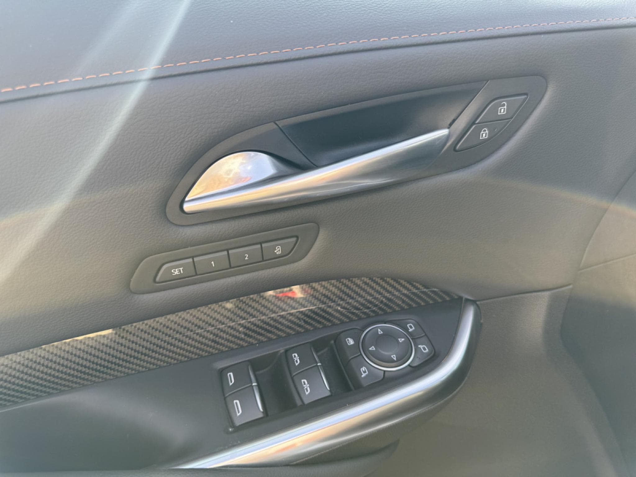 Cadillac XT4 350 T AWD SPORT (2022) - Photo 17