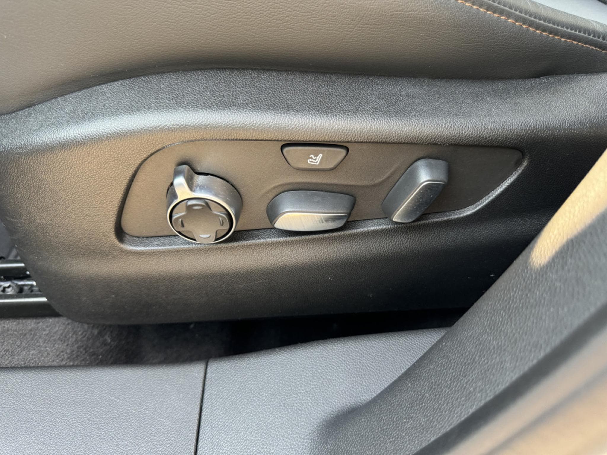 Cadillac XT4 350 T AWD SPORT (2022) - Photo 18