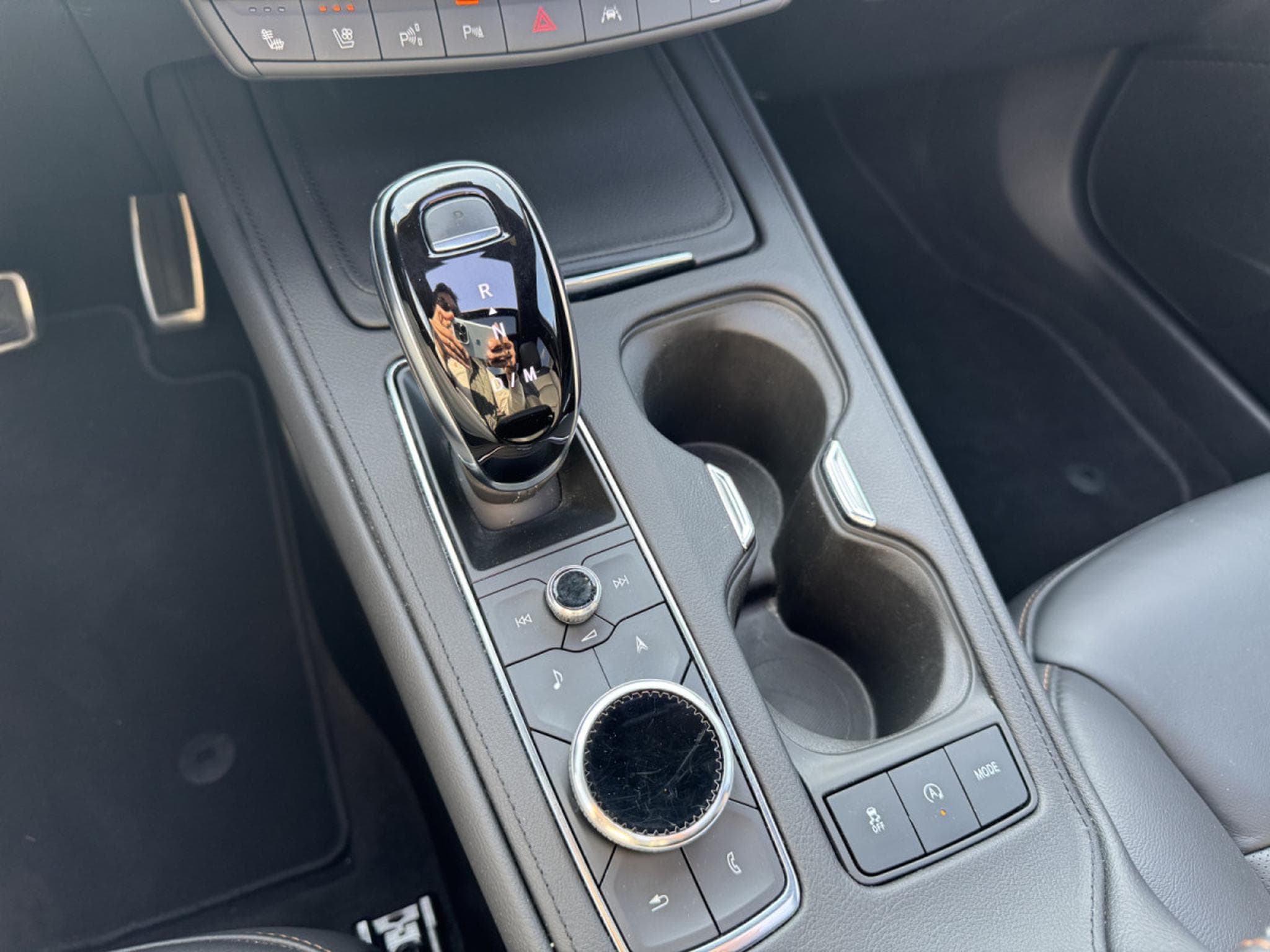 Cadillac XT4 350 T AWD SPORT (2022) - Photo 24