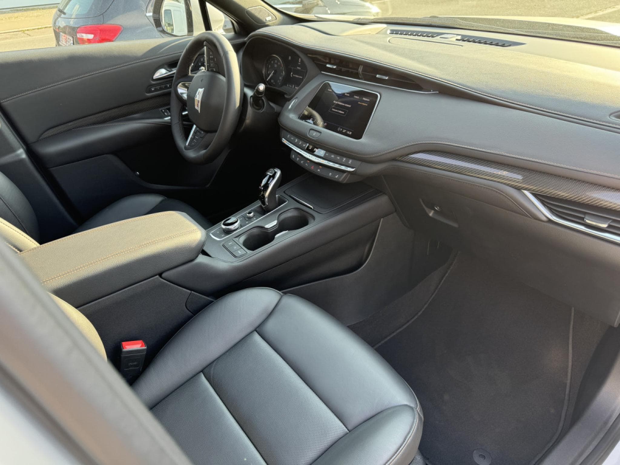 Cadillac XT4 350 T AWD SPORT (2022) - Photo 3