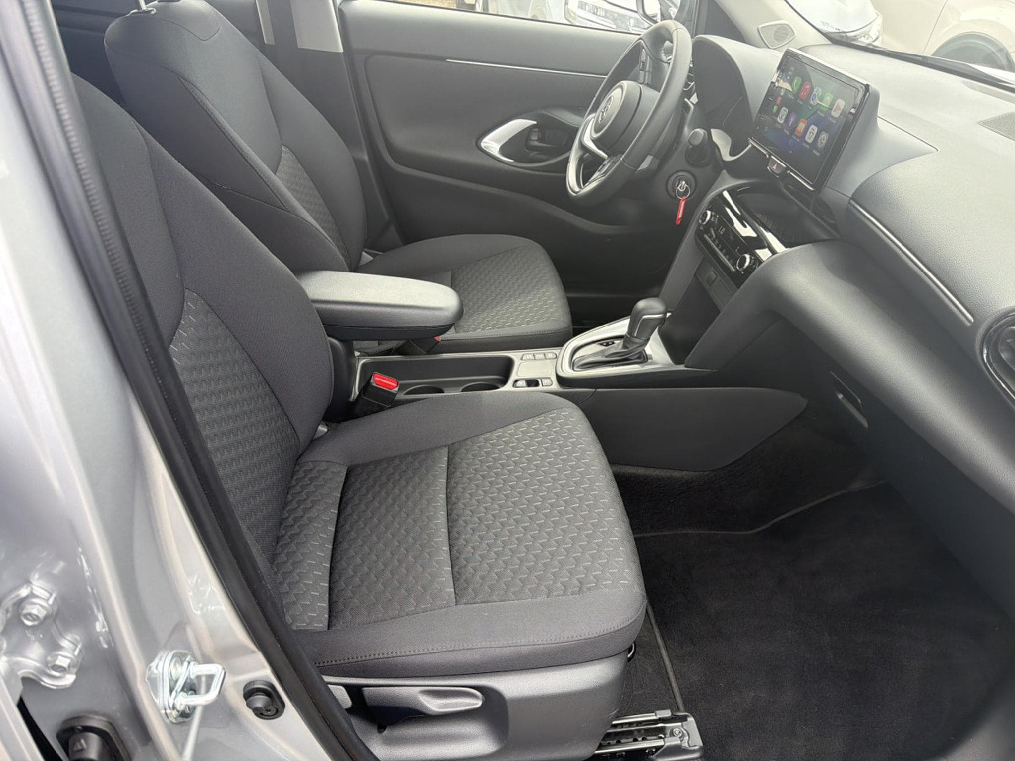Toyota Yaris Cross 1.5 TNGA HEV 2WD CVT Dynamic (2026) - Foto 10