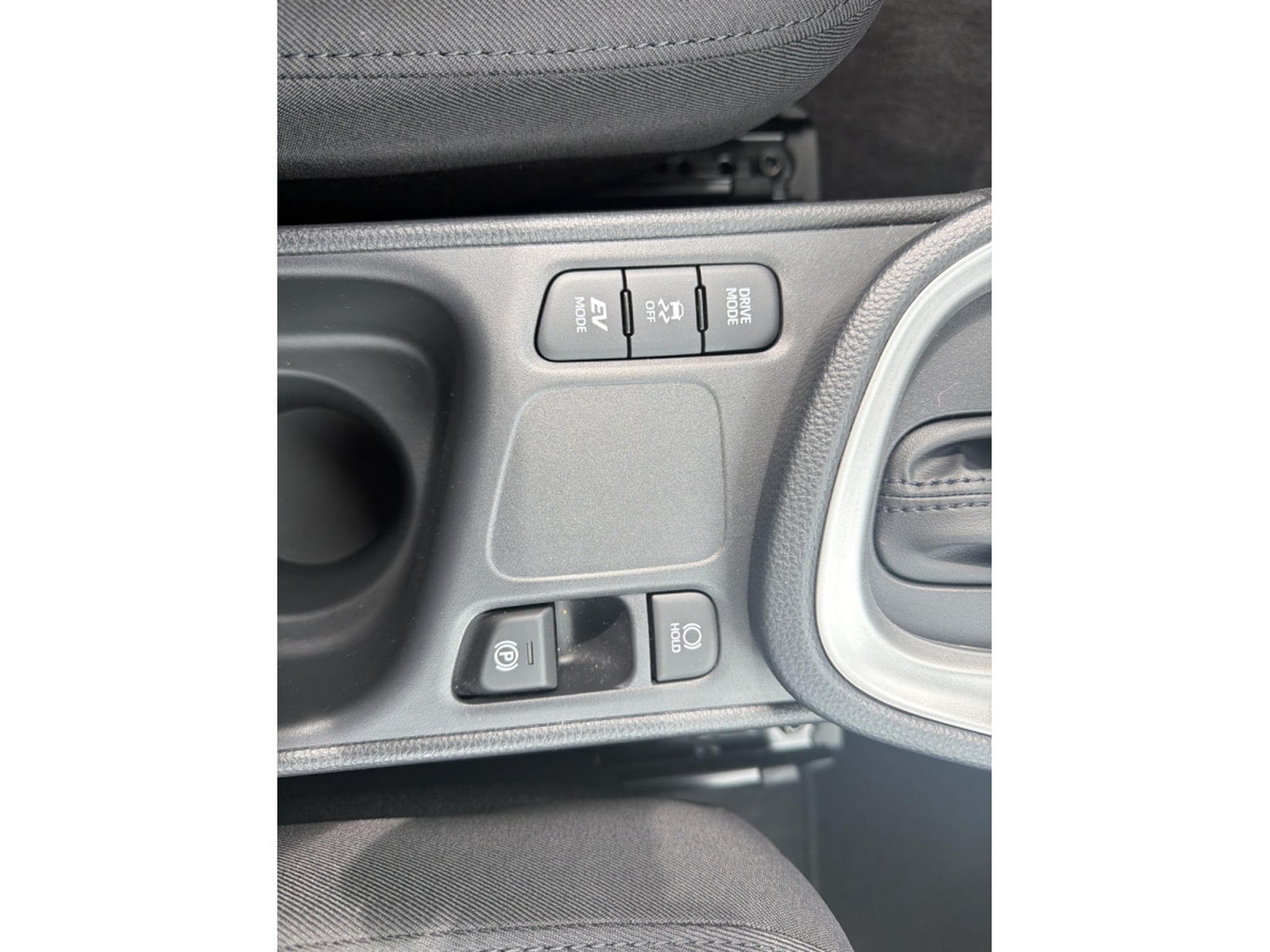 Toyota Yaris Cross 1.5 TNGA HEV 2WD CVT Dynamic (2026) - Foto 19