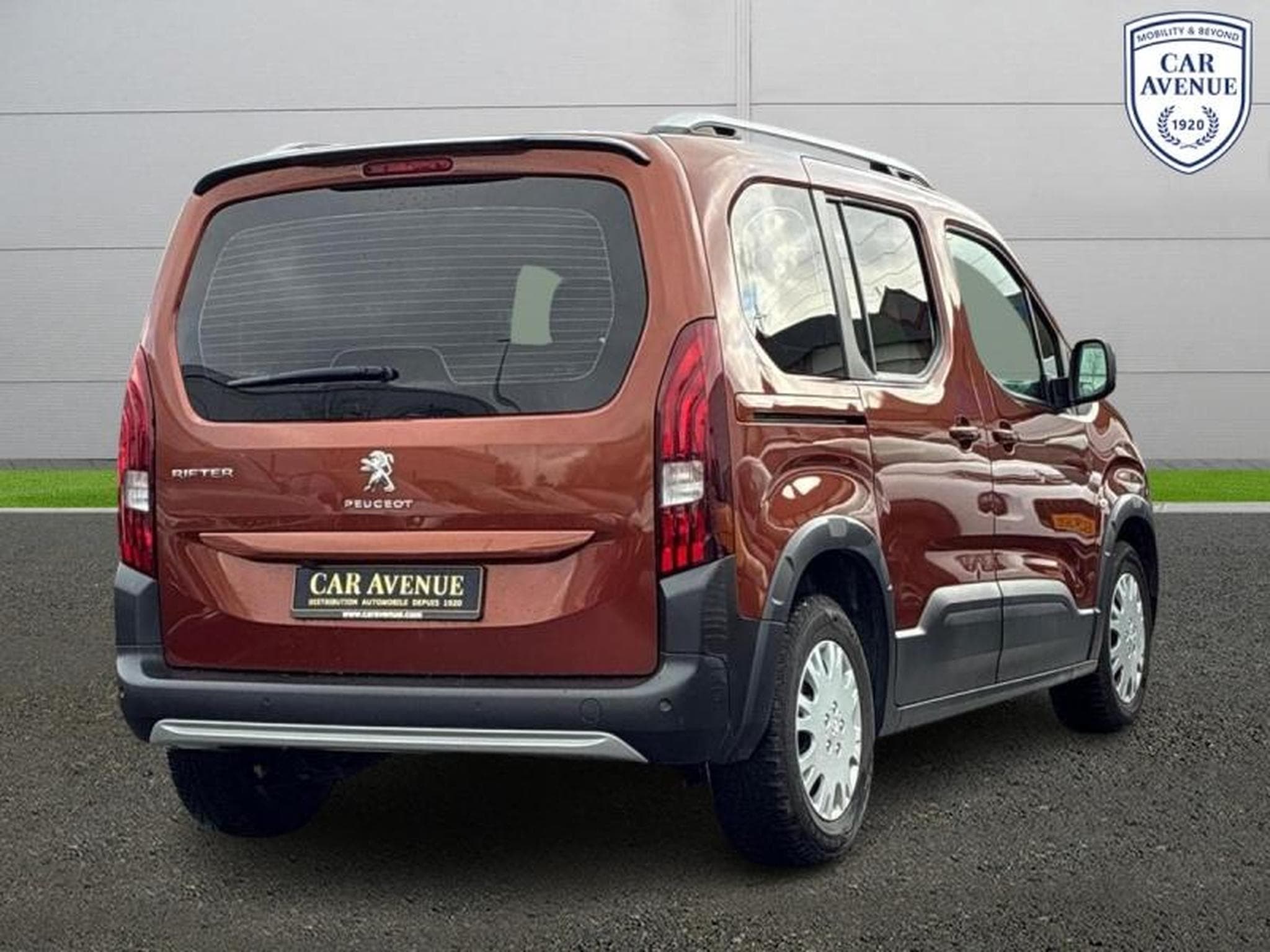 PEUGEOT Rifter 1.2 PureTech 130ch S&S Standard Allure EAT8 (2019) - Photo 11