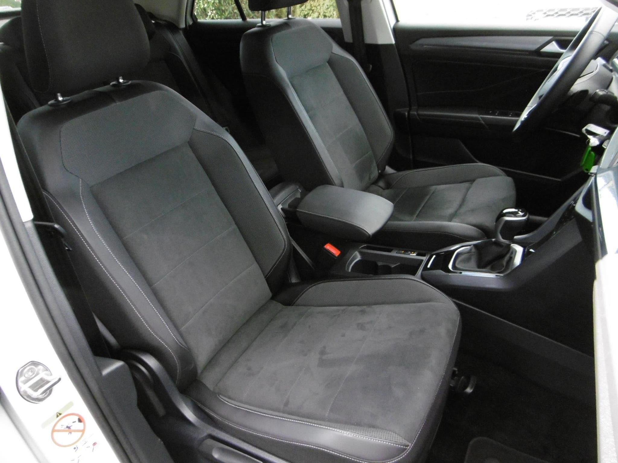 VW T-Roc Style 1.5 TSI (2024) - Foto 9