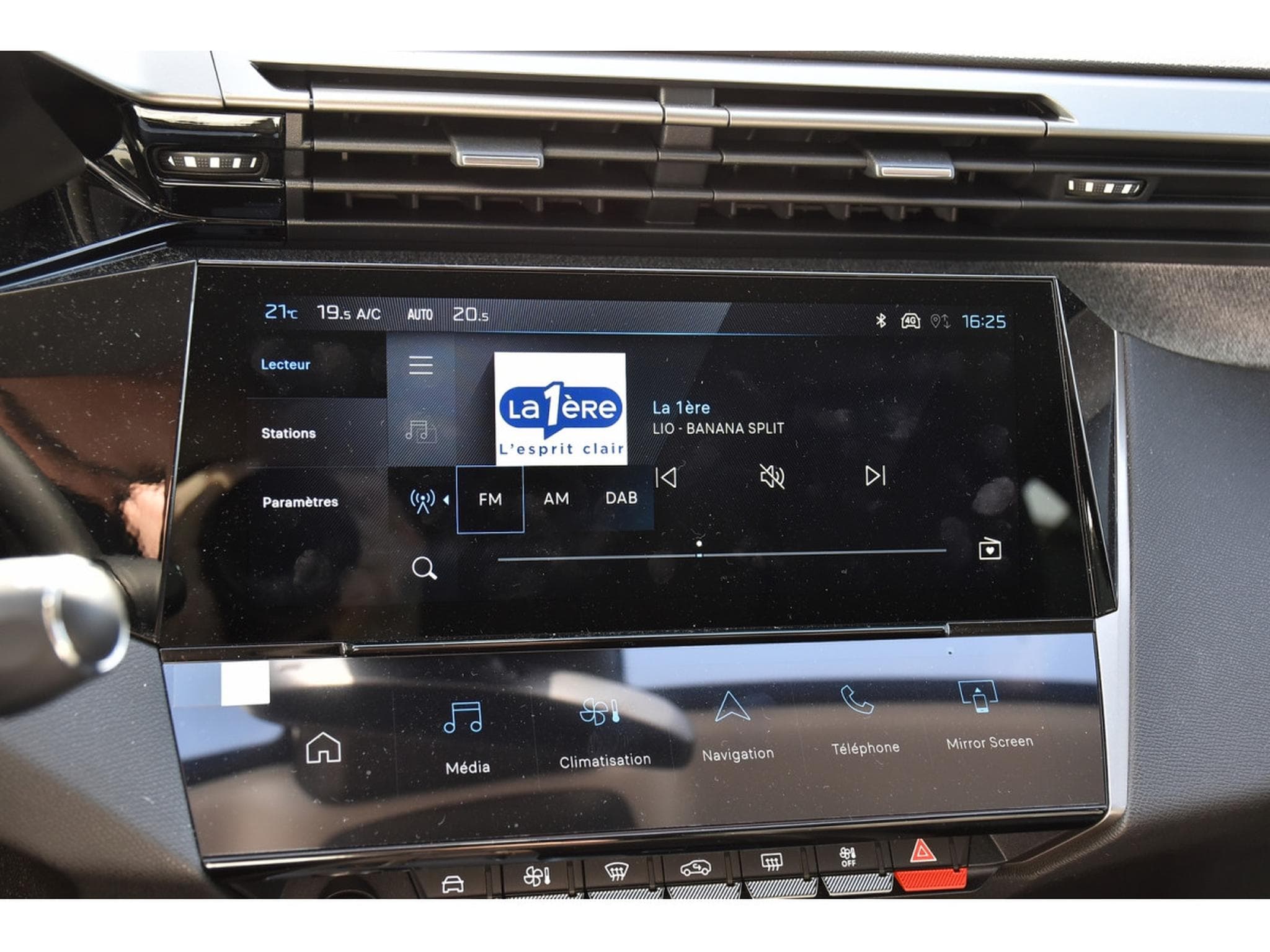 Peugeot 308 1.2 Hybrid 145 e-DCS6 Allure ACC LANE GPS CAM360 1° MAIN (2025) - Photo 11