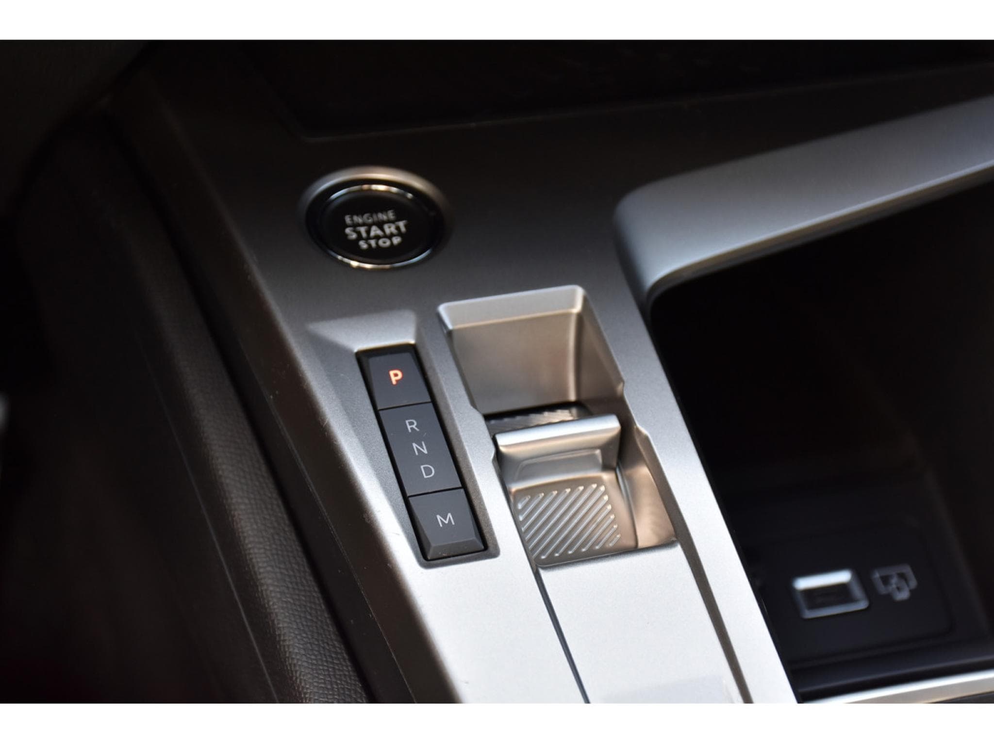 Peugeot 308 1.2 Hybrid 145 e-DCS6 Allure ACC LANE GPS CAM360 1° MAIN (2025) - Photo 22