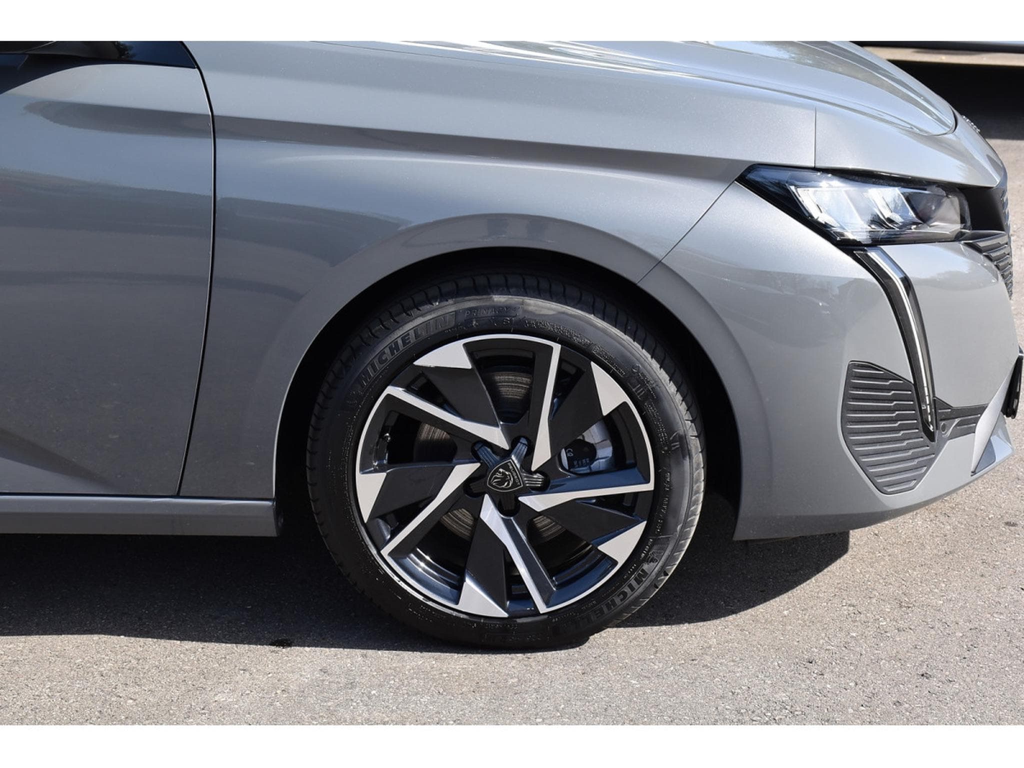 Peugeot 308 1.2 Hybrid 145 e-DCS6 Allure ACC LANE GPS CAM360 1° MAIN (2025) - Photo 5