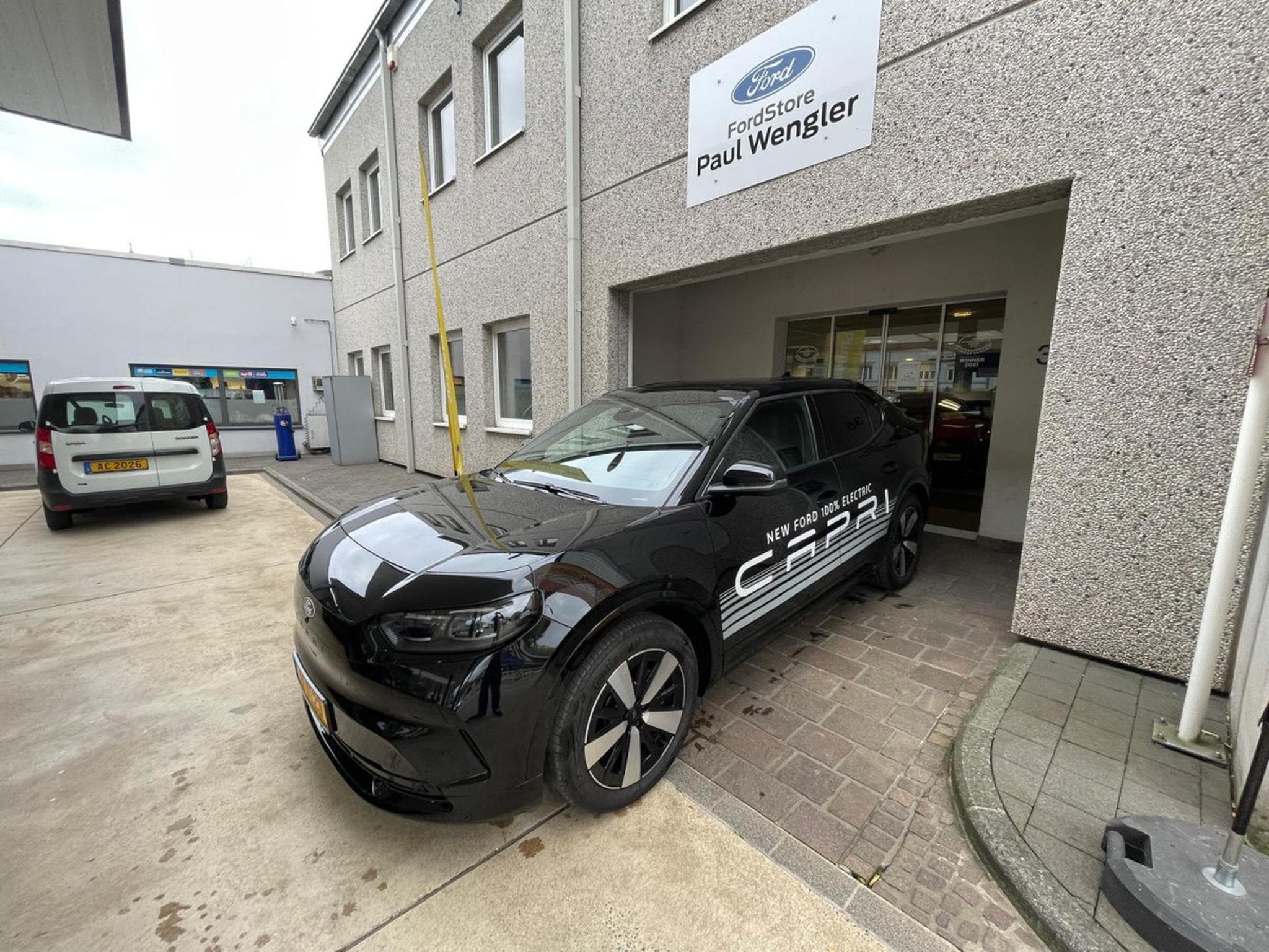 Ford Capri Select 79kWh AWD - 340cv (2024) - Foto 1