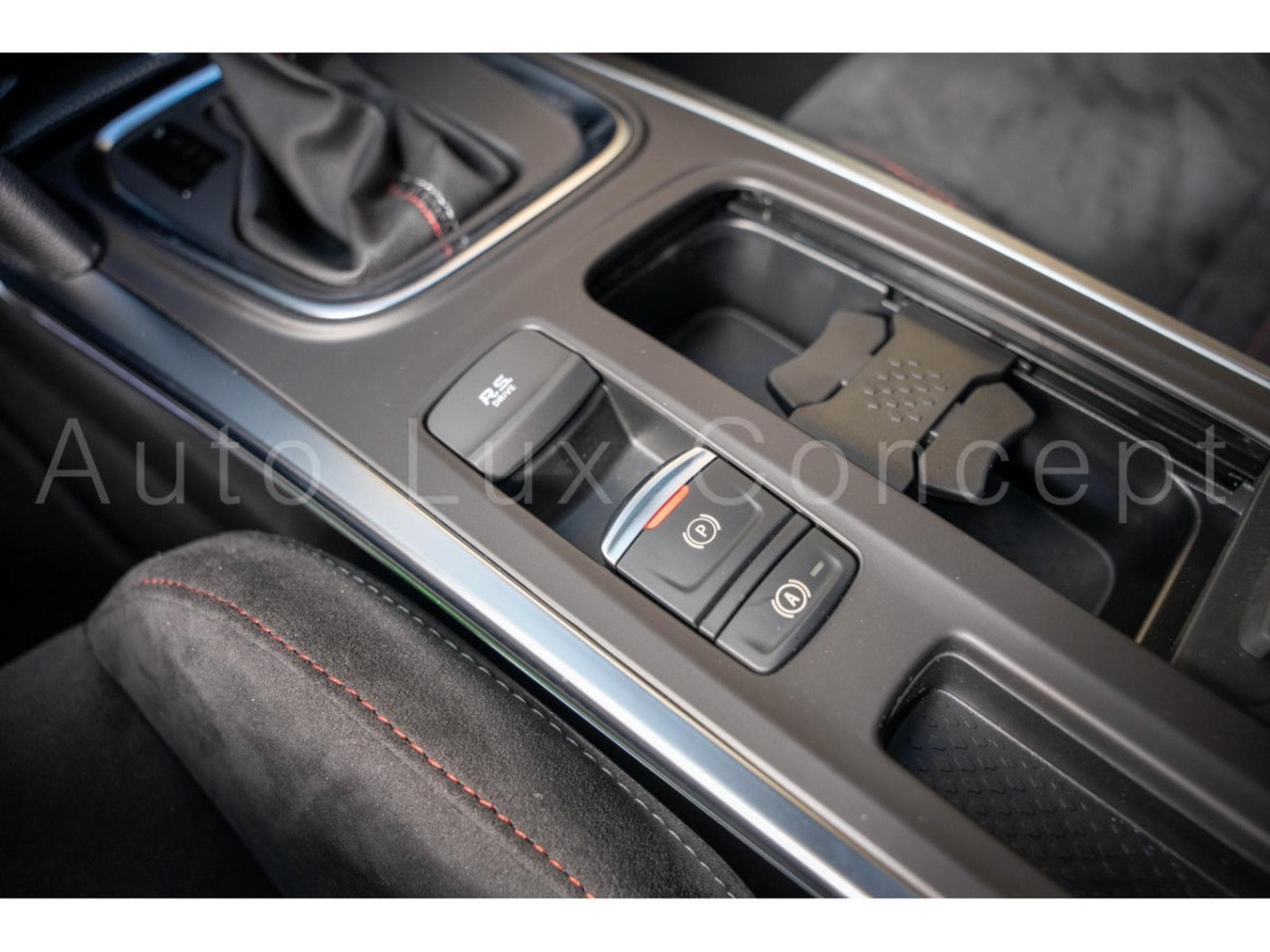 Renault Megane RS Ultime TCe 300 EDC (2024) - Photo 28