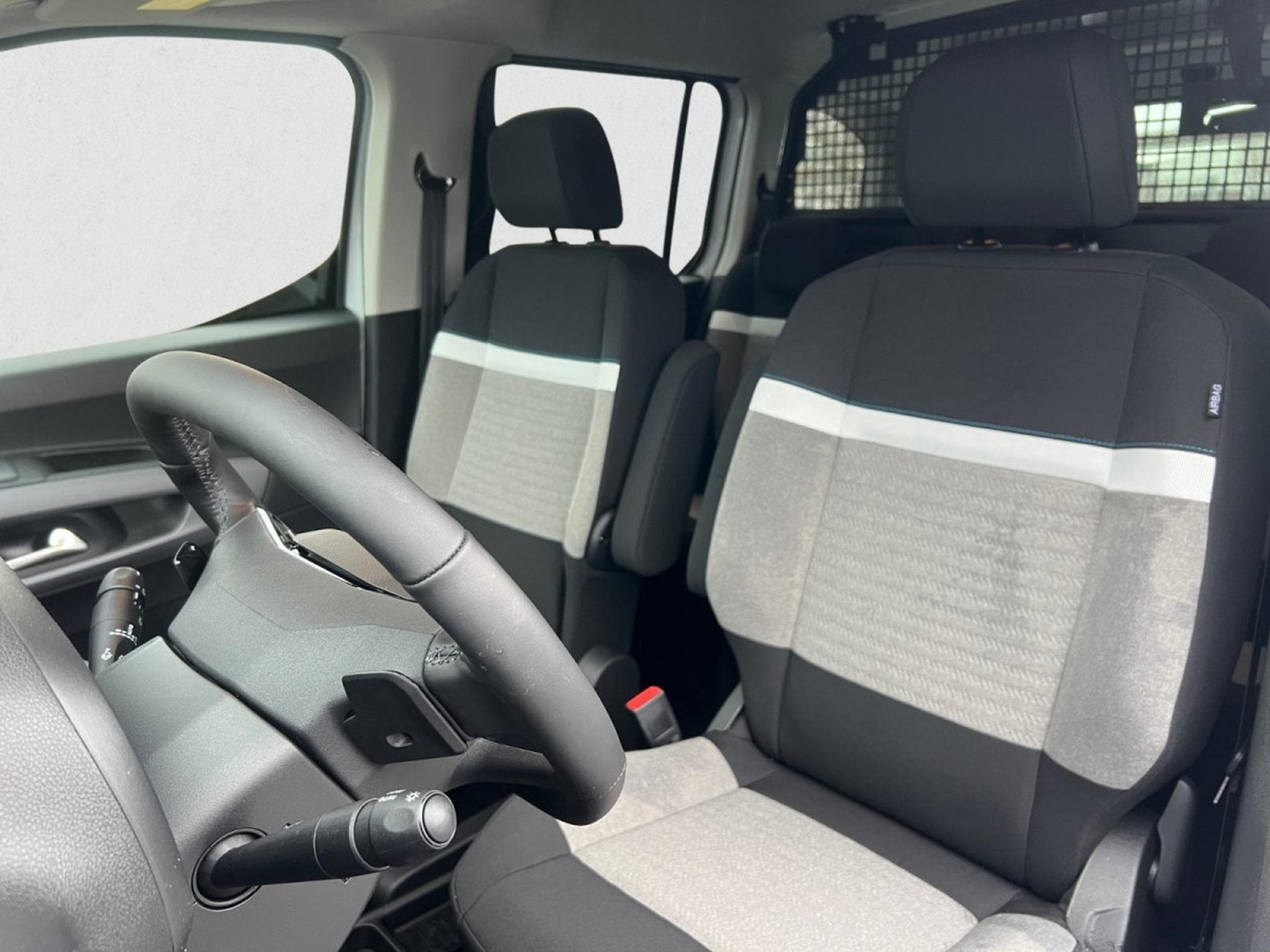 Citroën Berlingo 1.5 BlueHDi 130 EAT8 Plus (2025) - Photo 7